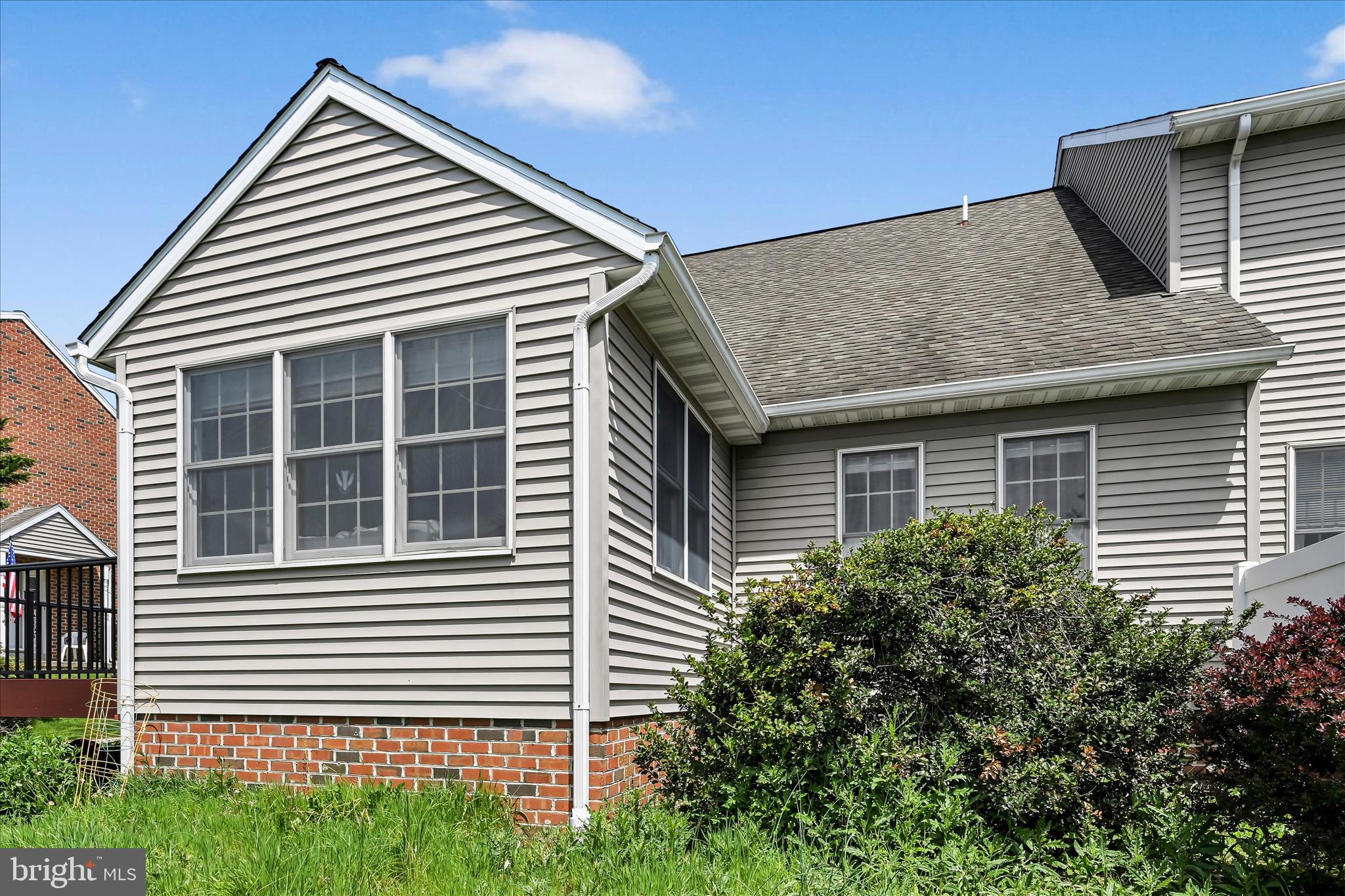 SUMMIT HILLS - Residential