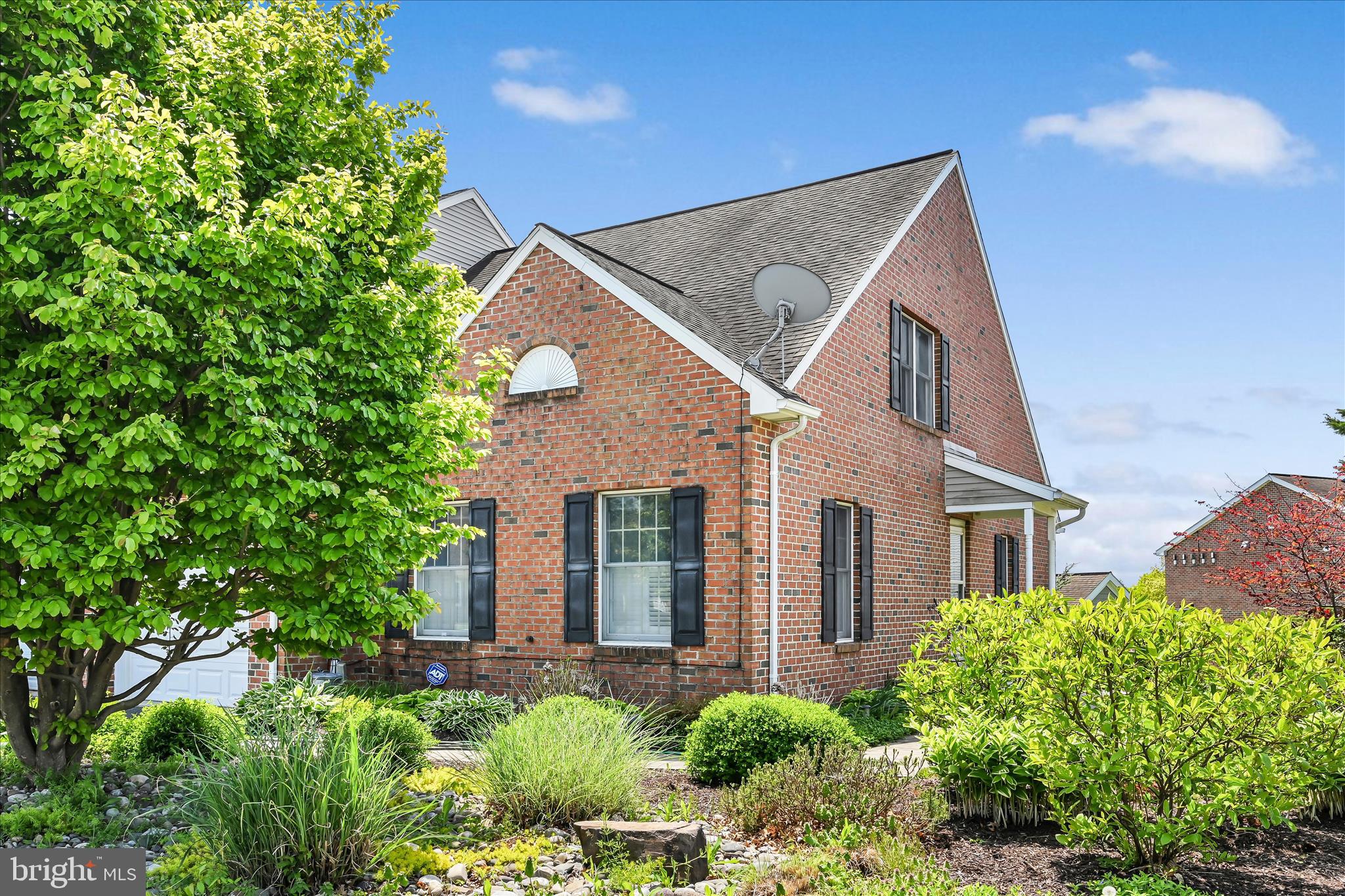 SUMMIT HILLS - Residential