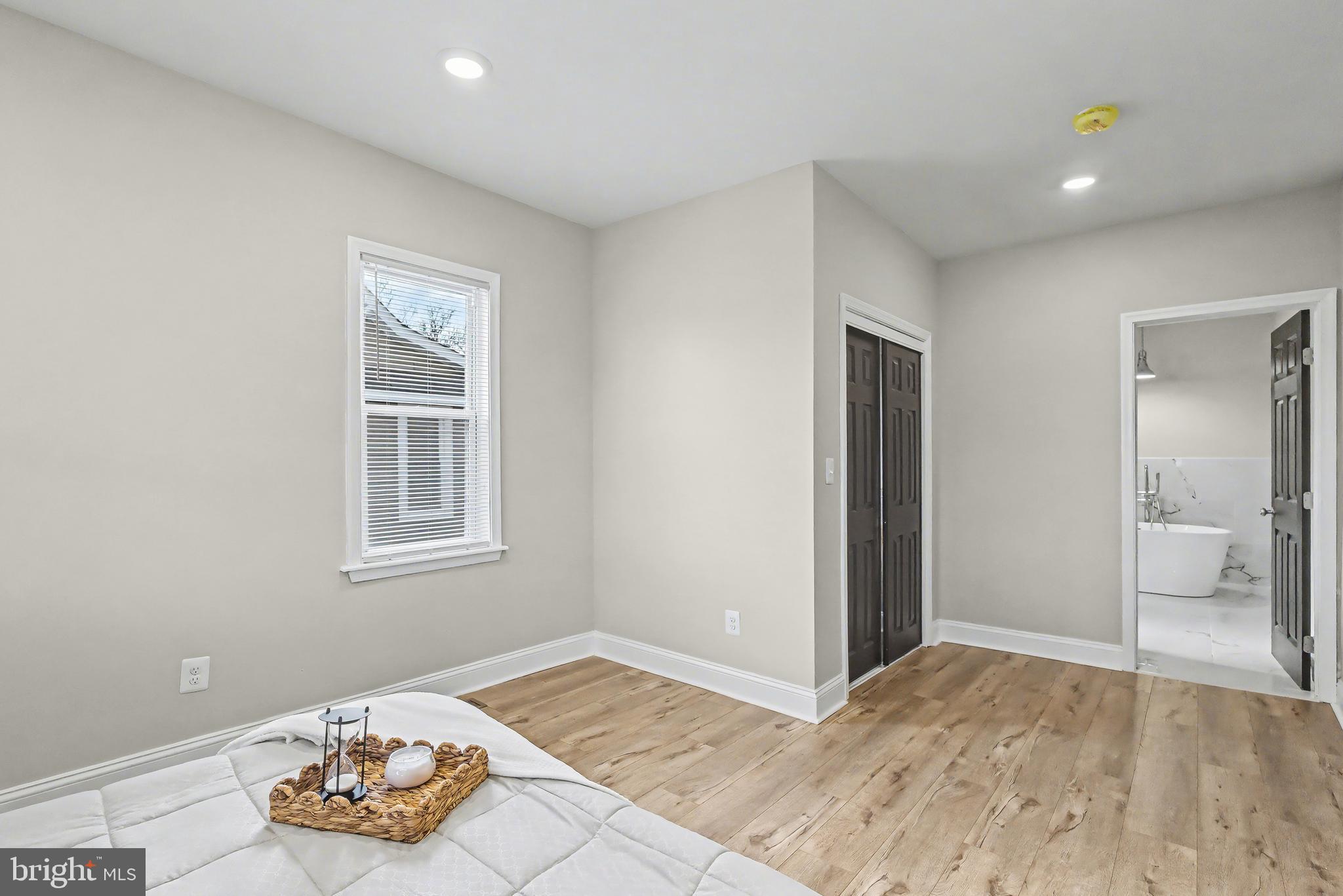 HOWARD PARK - Residential