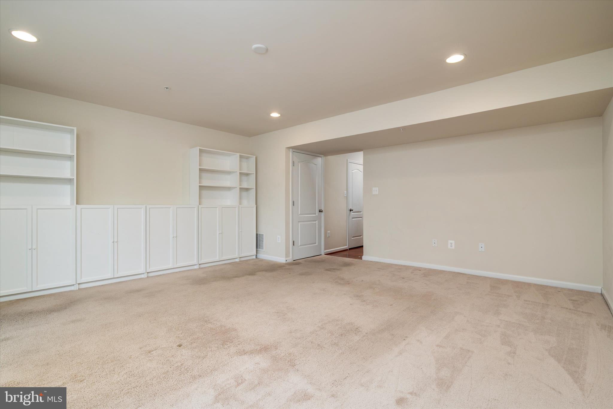 THE POINTE AT TANYARD SPRINGS - Residential