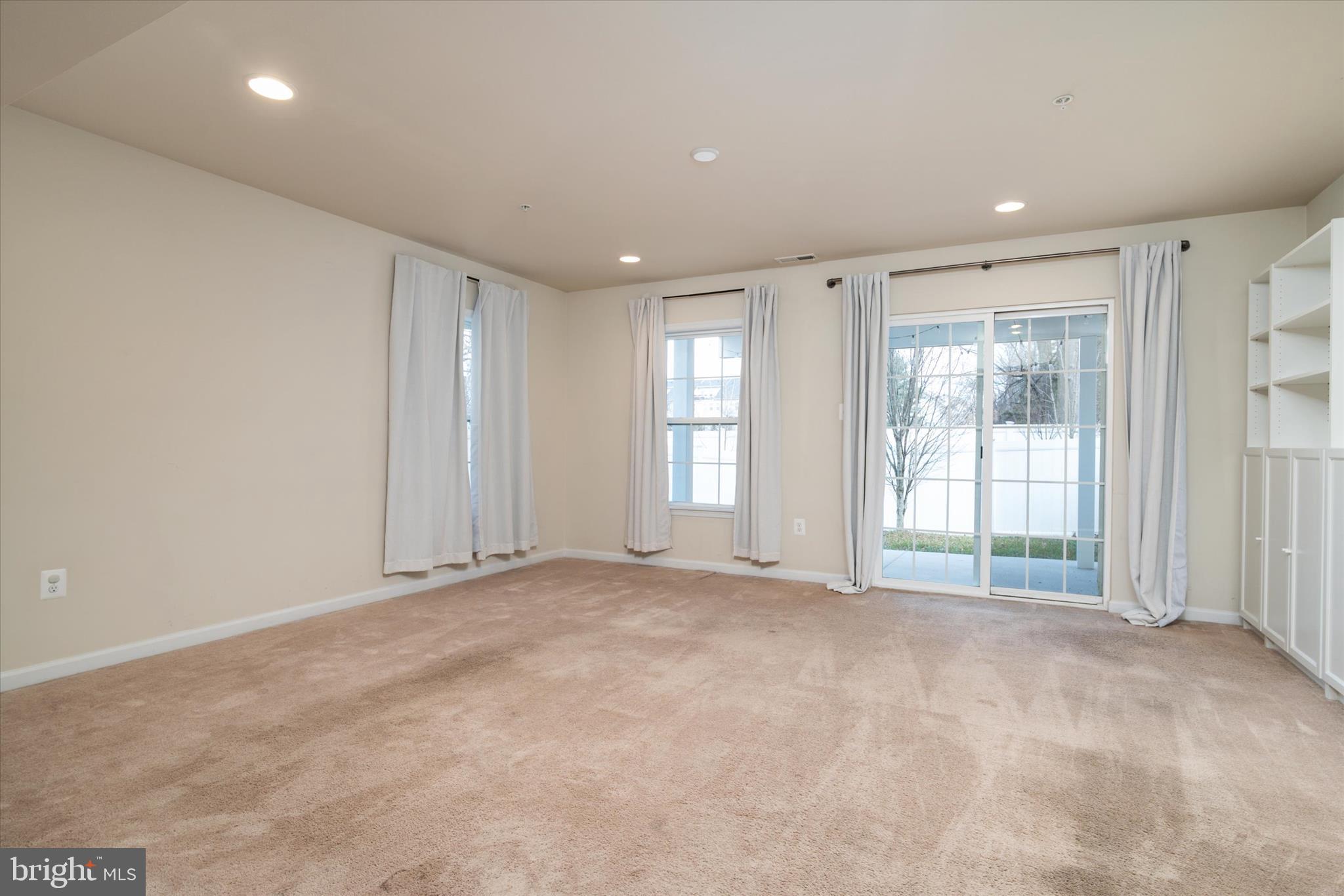 THE POINTE AT TANYARD SPRINGS - Residential