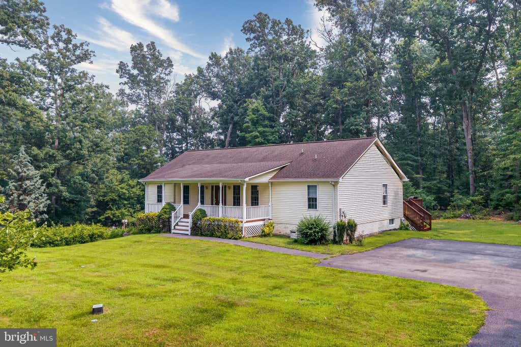 Photo of 86 Iris Lane, FRONT ROYAL, VA 22630 (MLS # VAWR2014472)