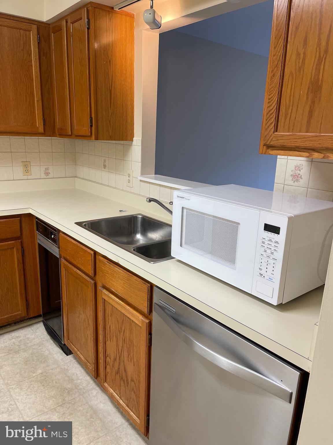 CLIPPER CAY - Residential Lease