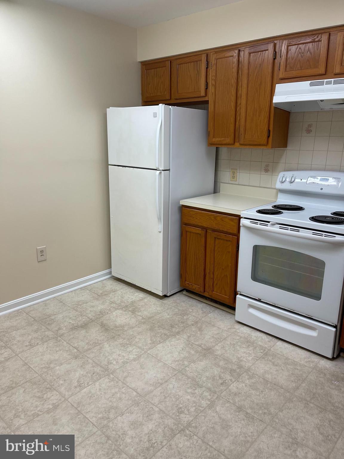 CLIPPER CAY - Residential Lease