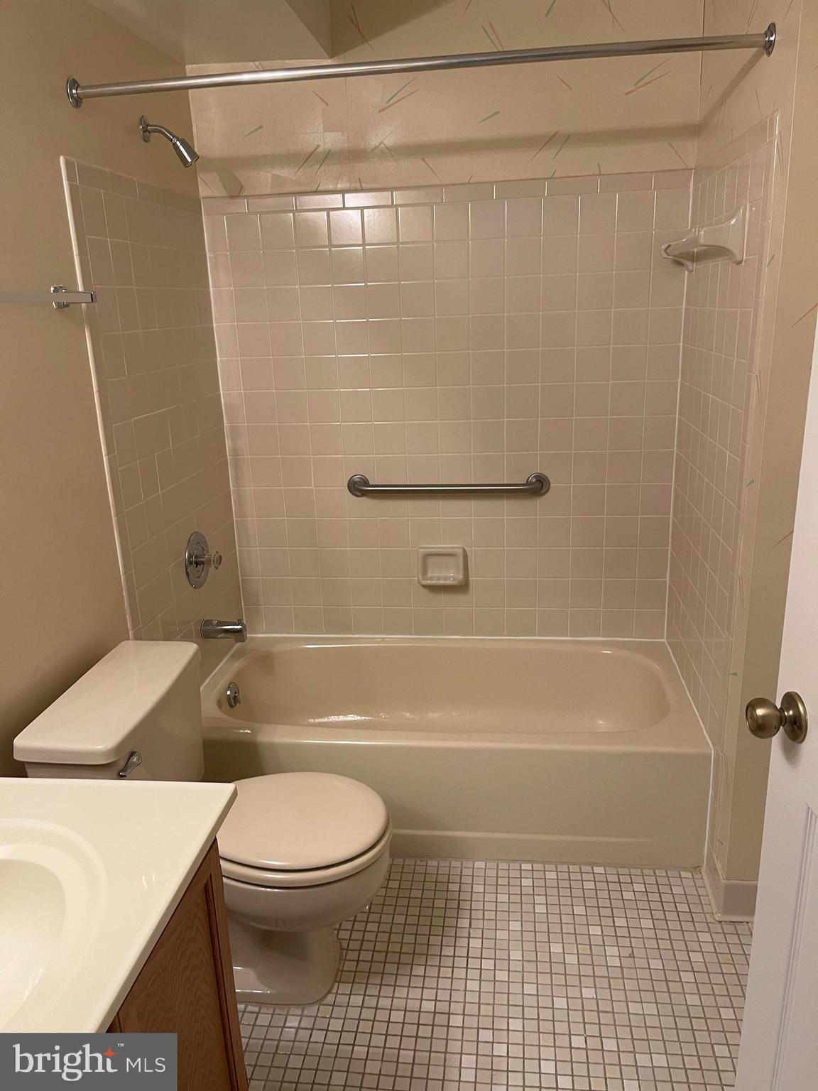 CLIPPER CAY - Residential Lease