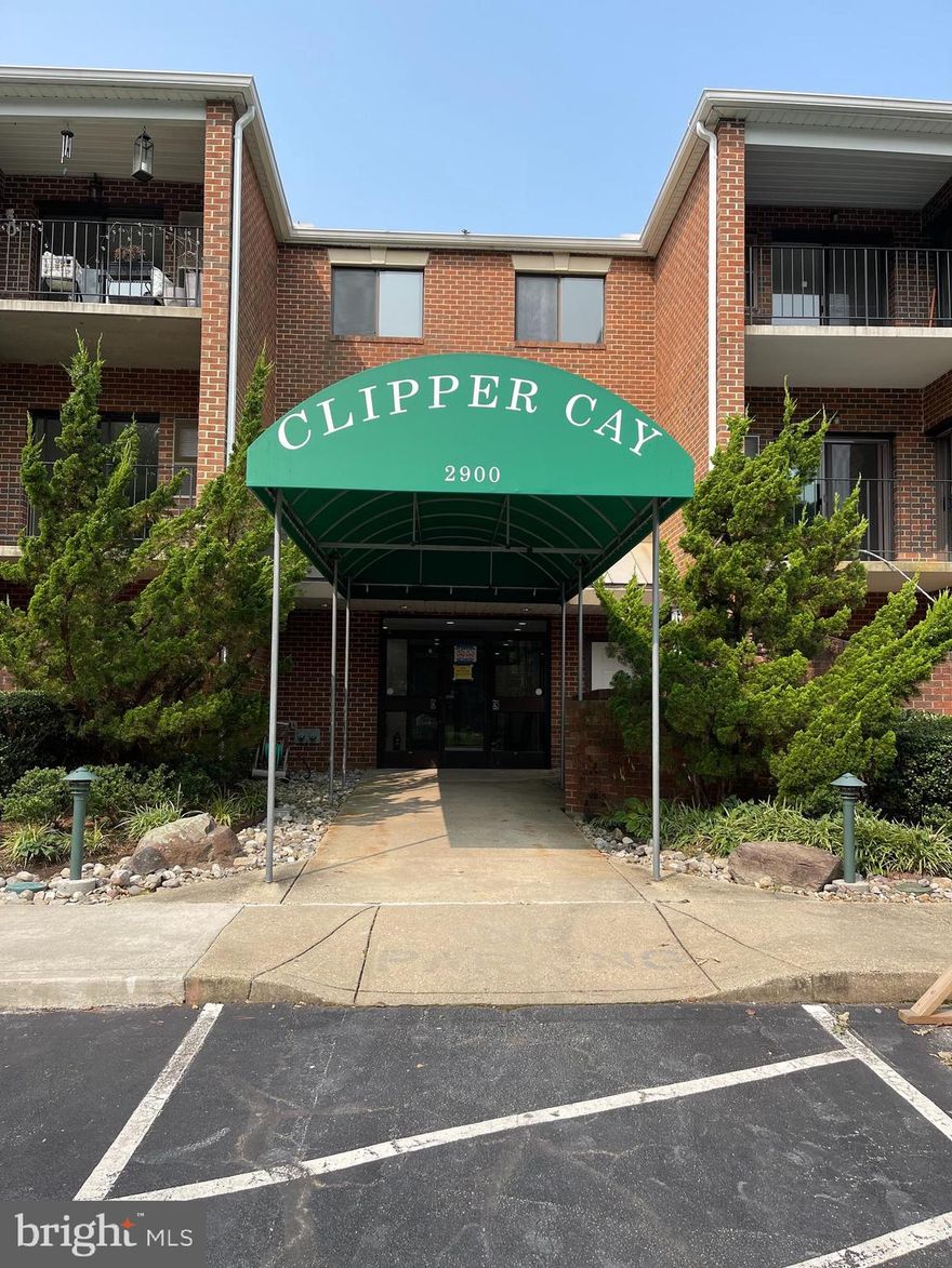 Welcome to the Heritage Harbour community of Clipper Cay. A well maintained 2 bedroom/2 bath condo with newer carpet and paint. The amenity rich community of pools, party room, library, exercise room, community center, billiards room, rec center, tennis courts, bike trails, jogging/walking path, woodshop, and transportation services. You can also enjoy water access/pier and even join the golf course! No need to bring your woodworking tools as the Woodshop has what you need.

Rent includes trash, water, sewer, outside grounds, common areas and all of the perks of living with the Heritage Harbour community.