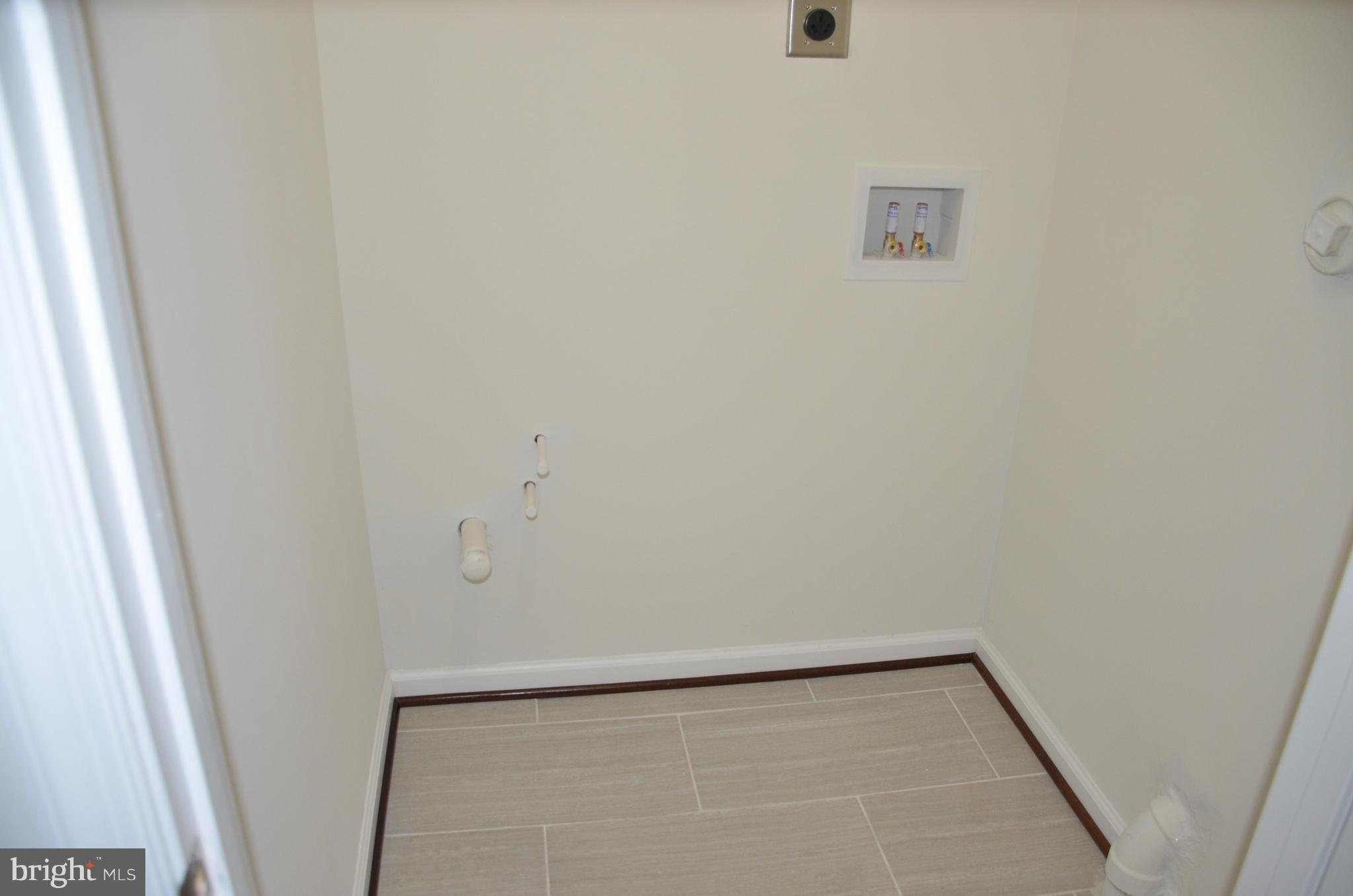 REFLECTION LAKE - Residential