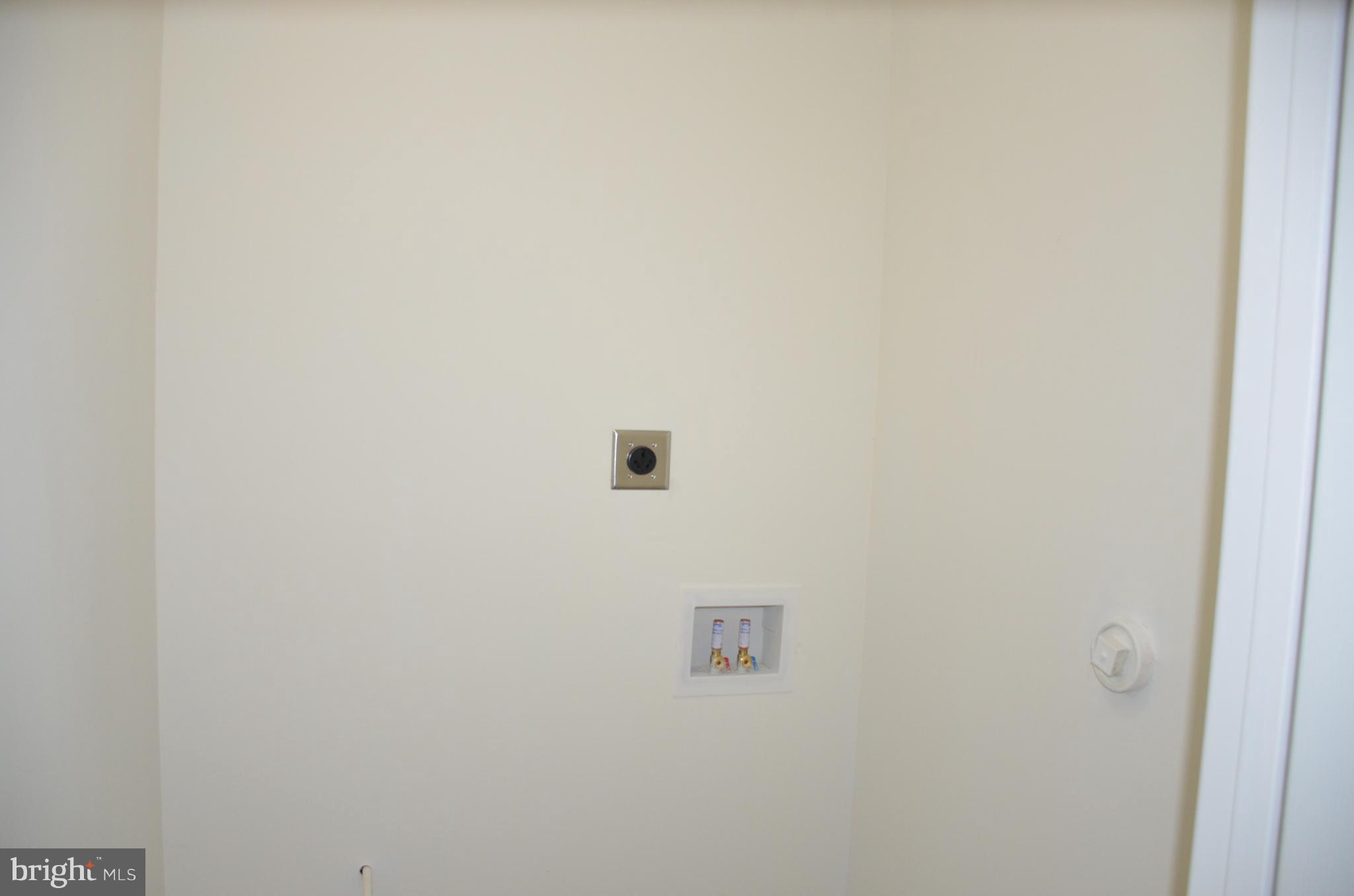 REFLECTION LAKE - Residential