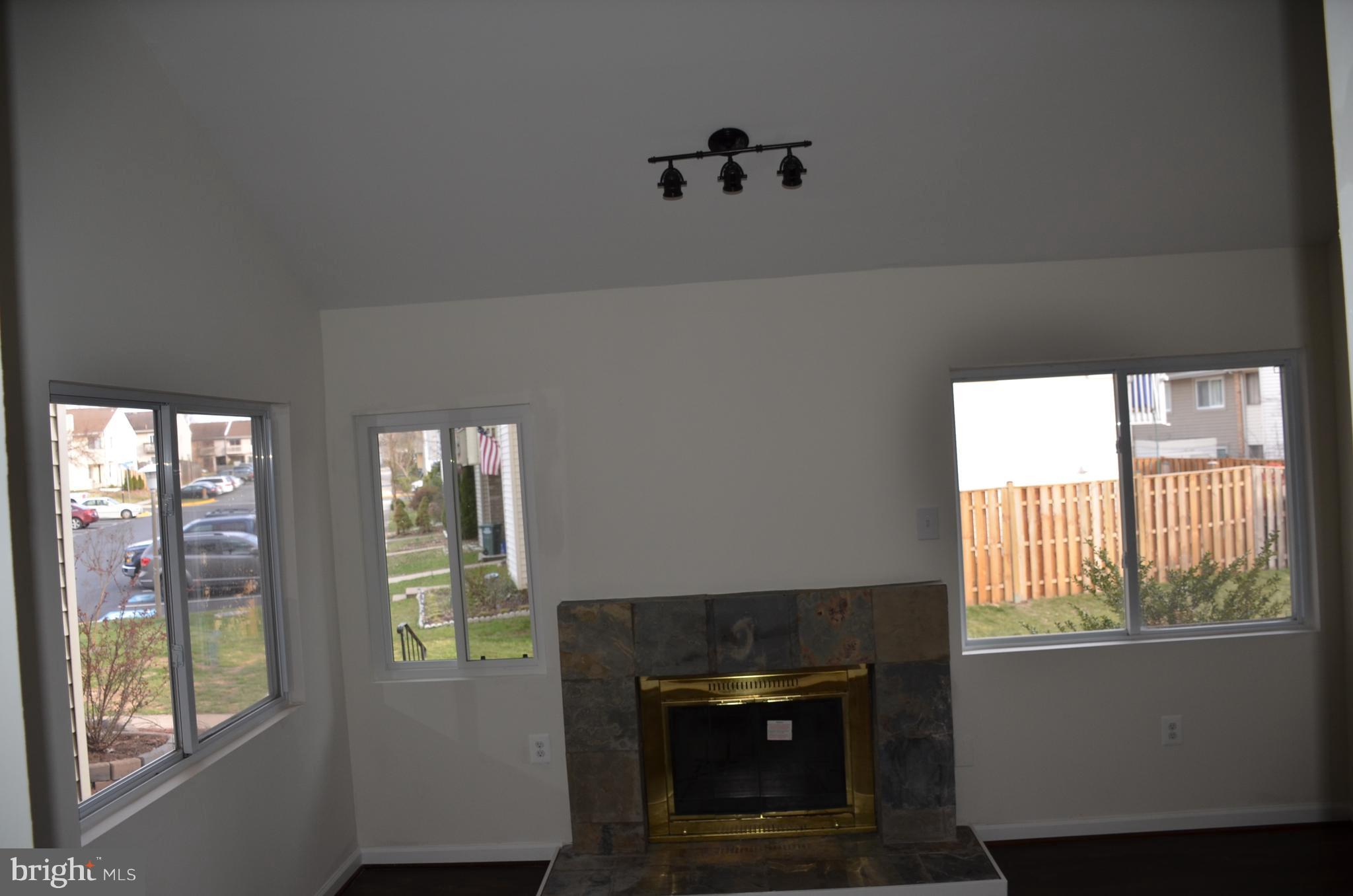 REFLECTION LAKE - Residential