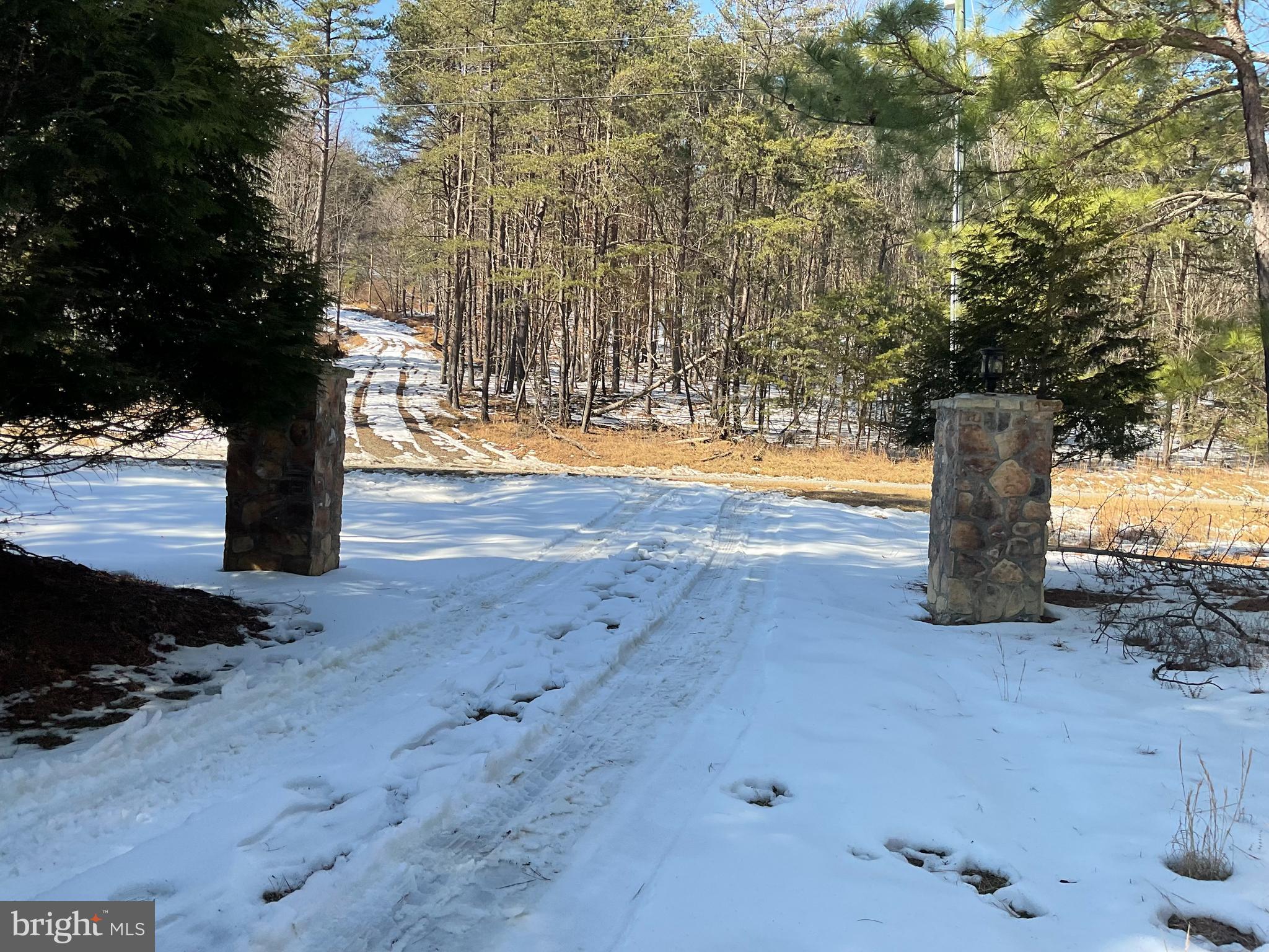 BLUFFS OF THE POTOMAC - Residential