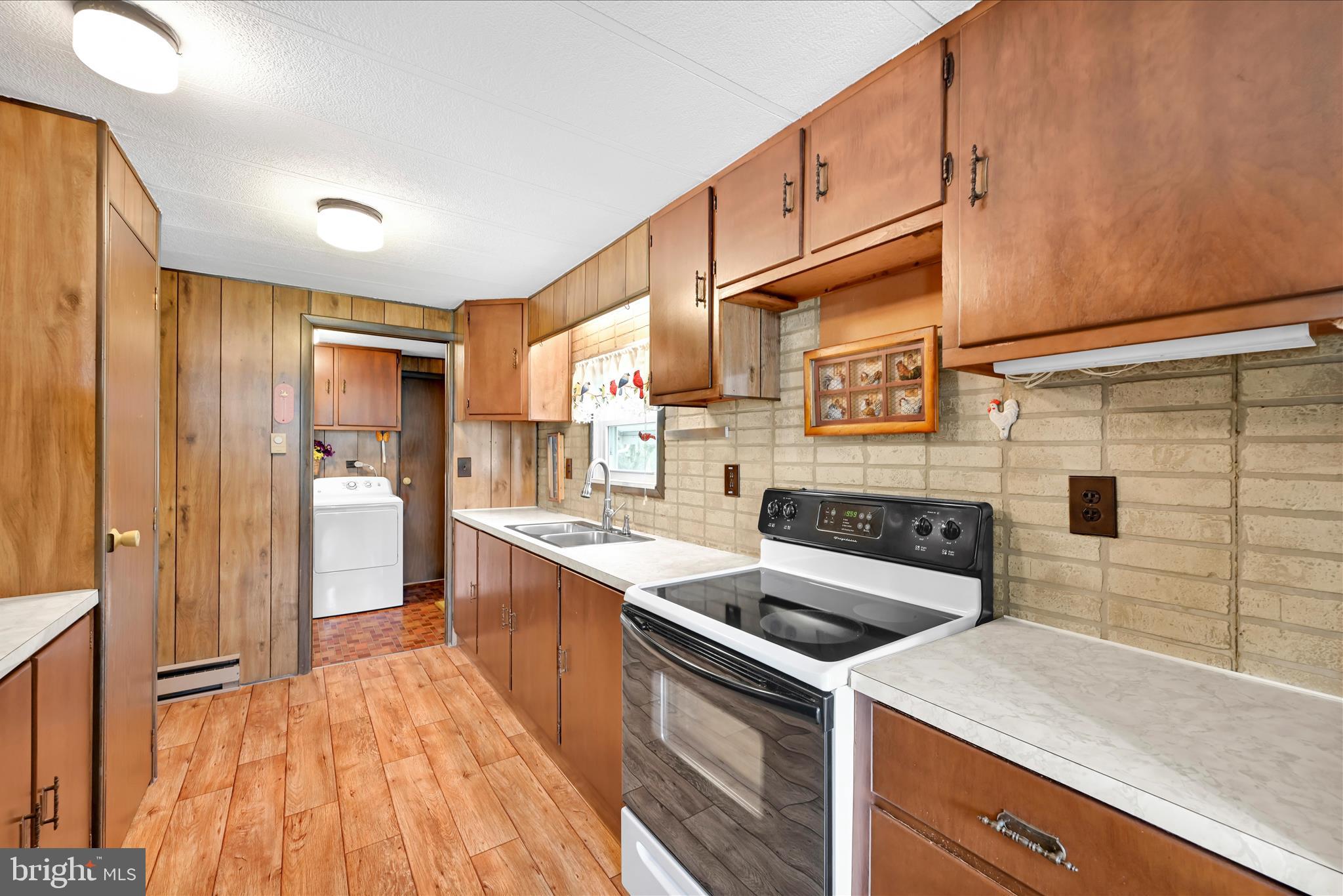 COUNTRYSIDE PARK - Residential