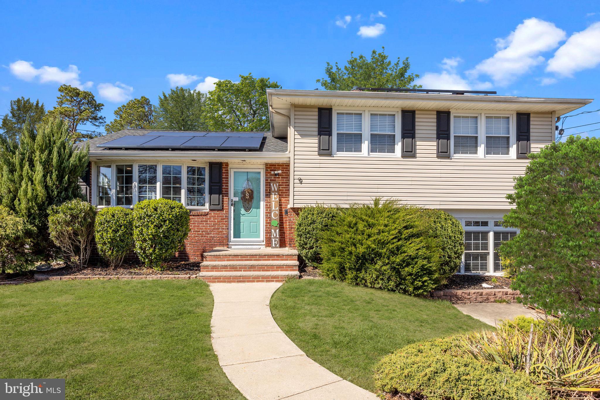 9 MAPLEBROOK COURT