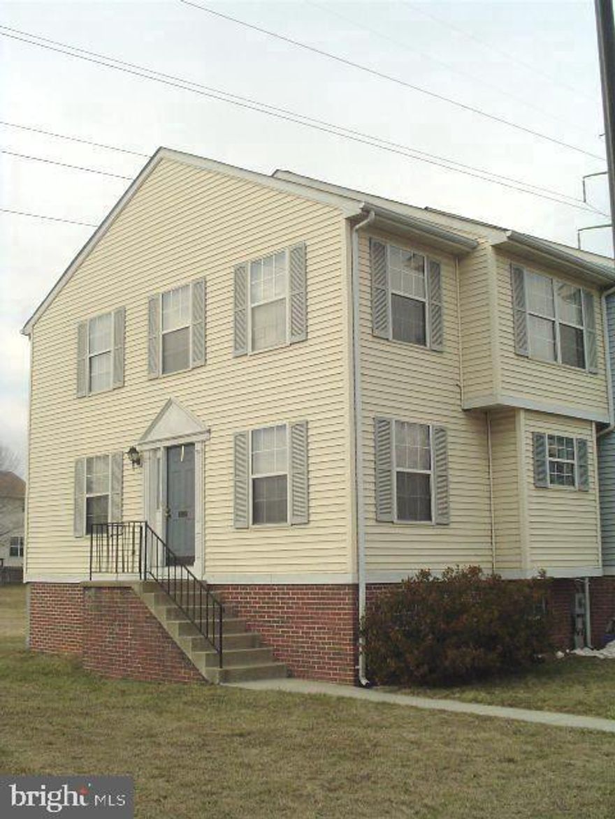 End unit side entry townhouse with 3 BR 2.5 BA in Robin Meadows. Neutral throughout with separate living/ dining rooms and table space kitchen. Primary bedroom w/ bath and walk-in closet. Unfinished walkout basement with washer/dryer. Enjoy community amenities including outdoor pool. 1 small pet case by case.