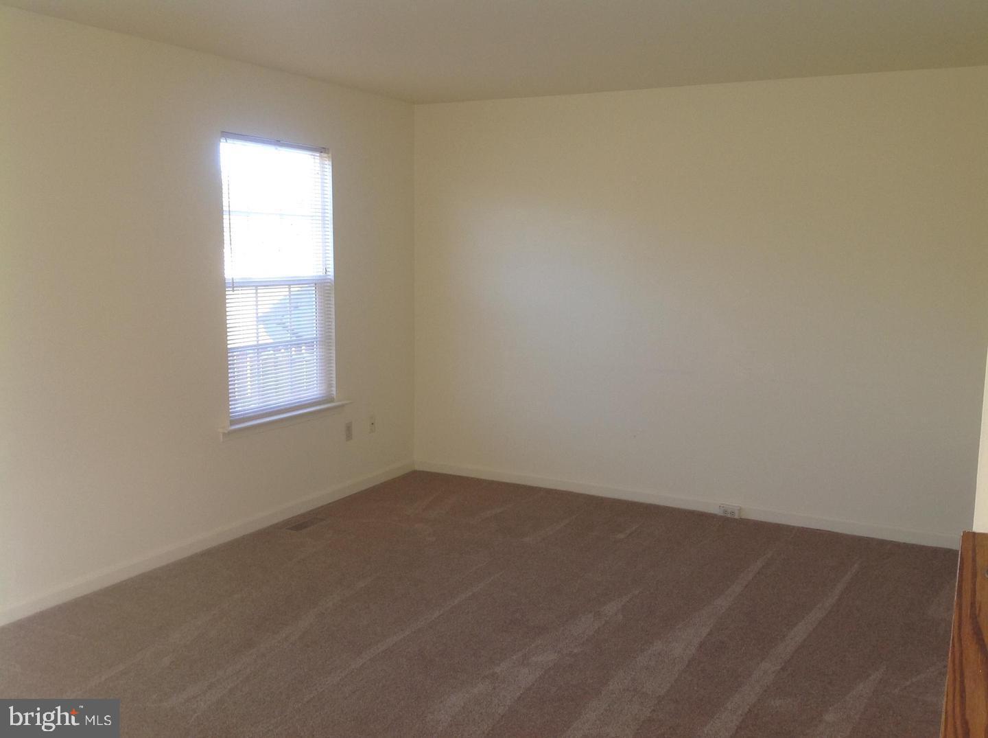 ROBIN MEADOWS - Residential Lease