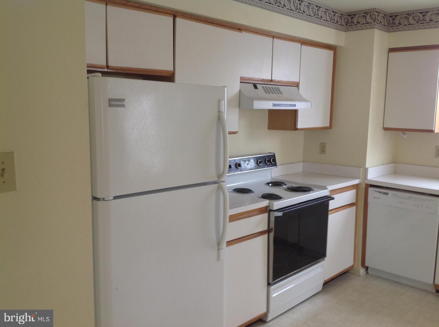 ROBIN MEADOWS - Residential Lease