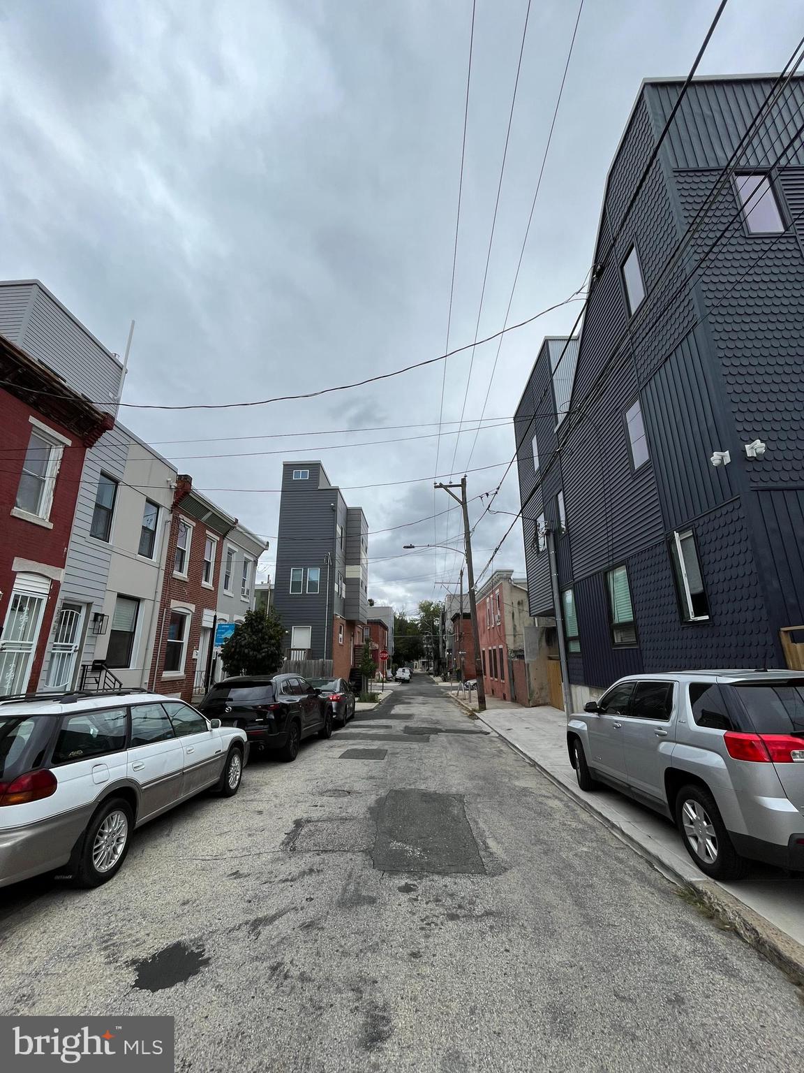 EAST KENSINGTON - Residential