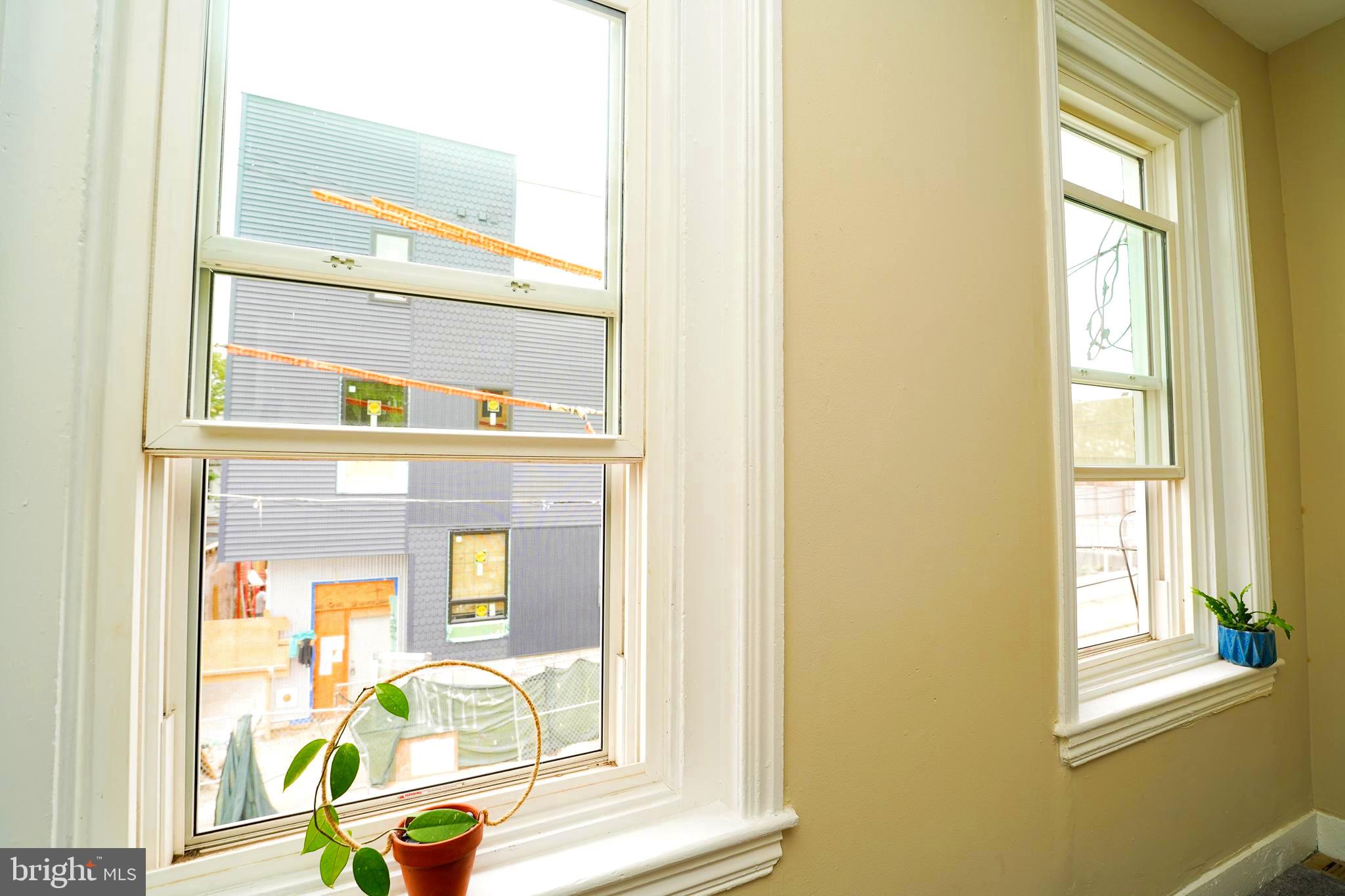 EAST KENSINGTON - Residential