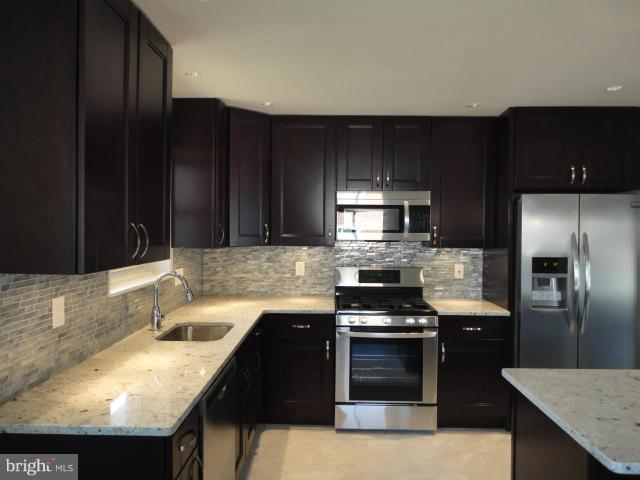 ROSECROFT PARK - Residential