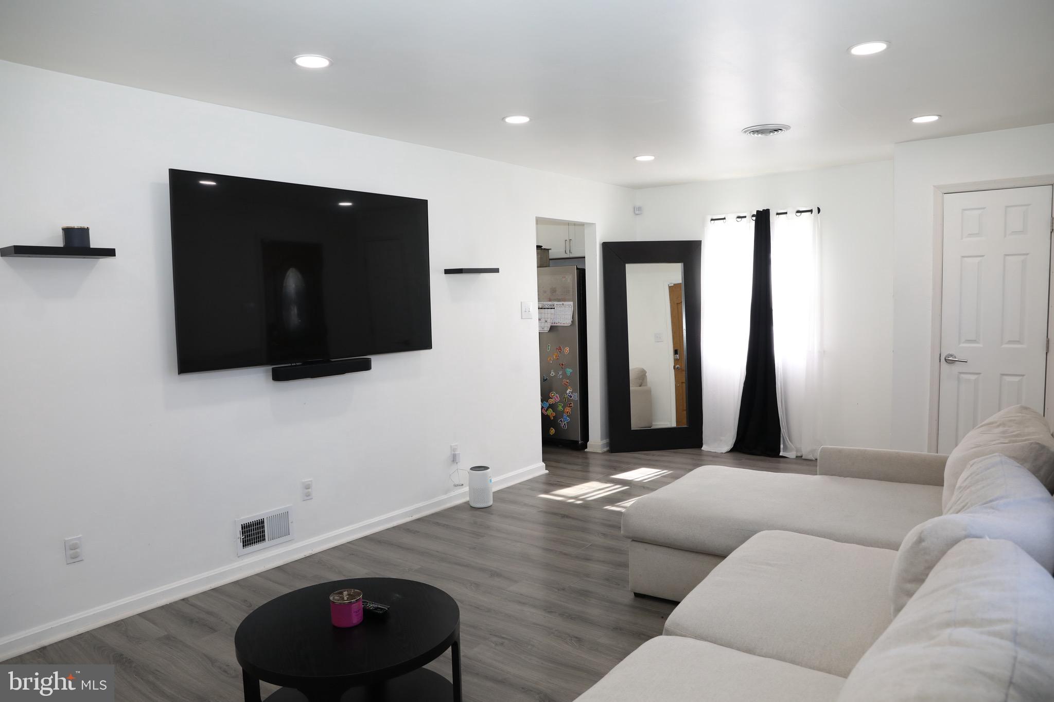 HYATTSVILLE - Residential Lease