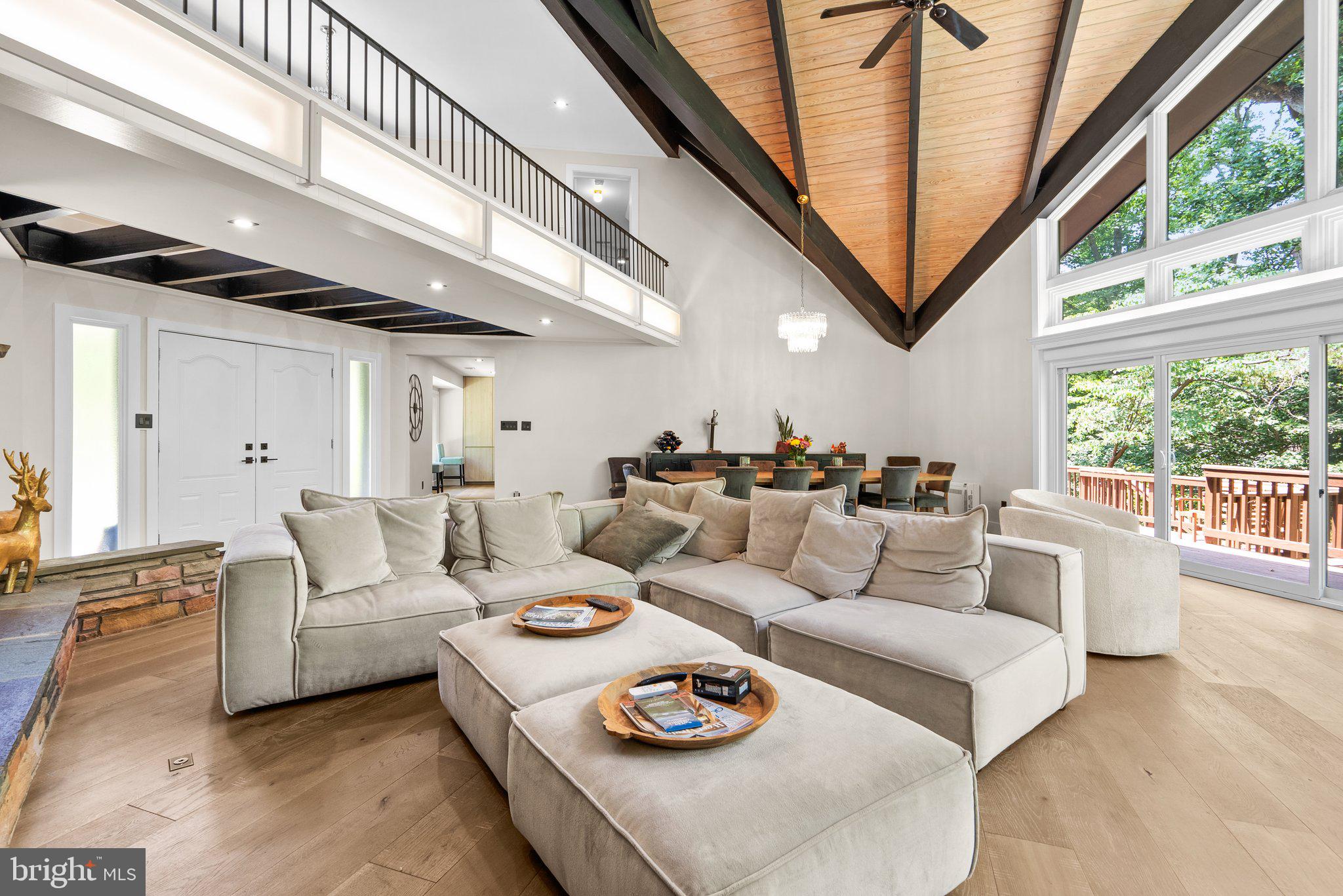 10909 BURBANK DRIVE