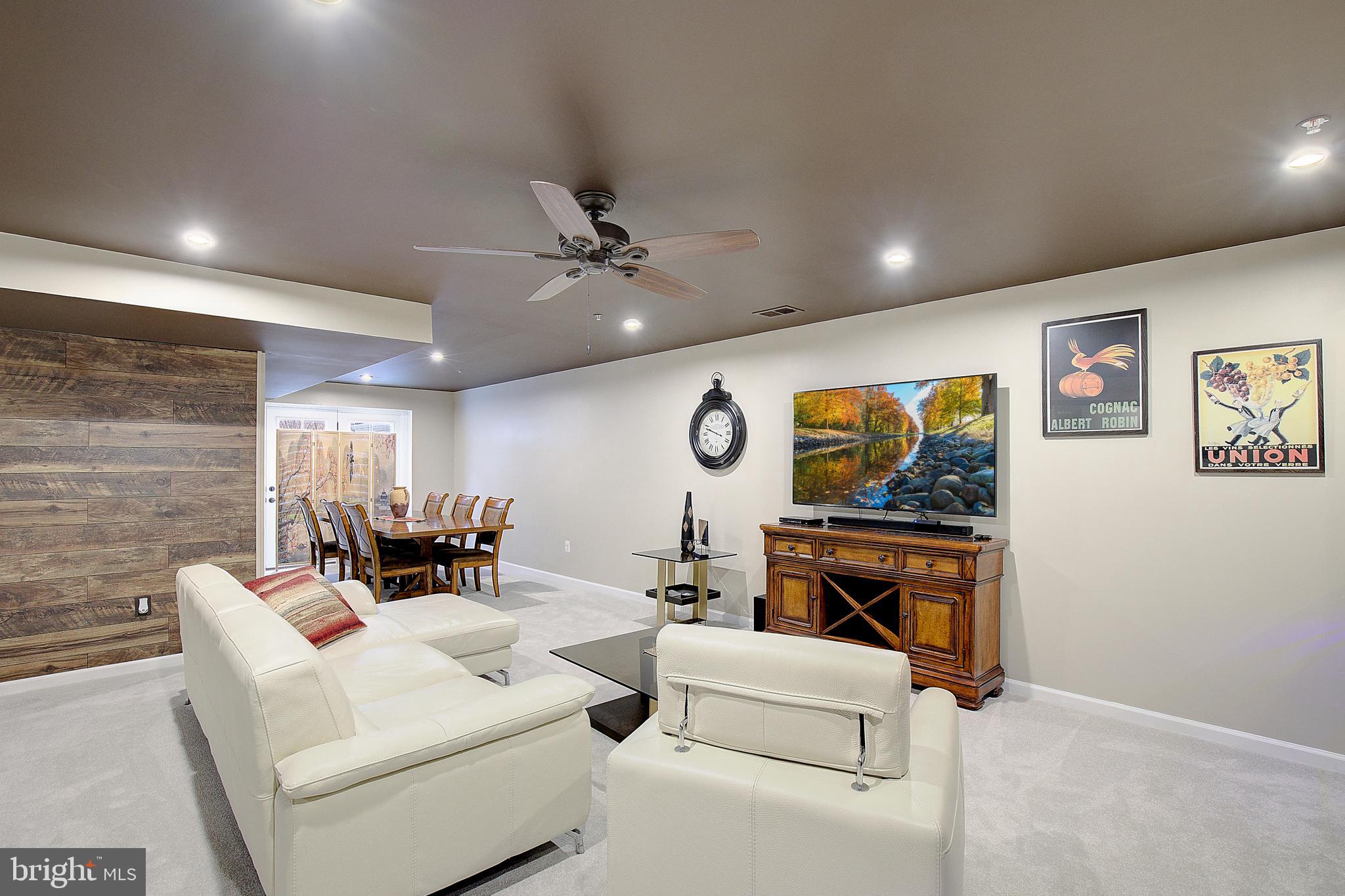 TWO RIVERS - Residential