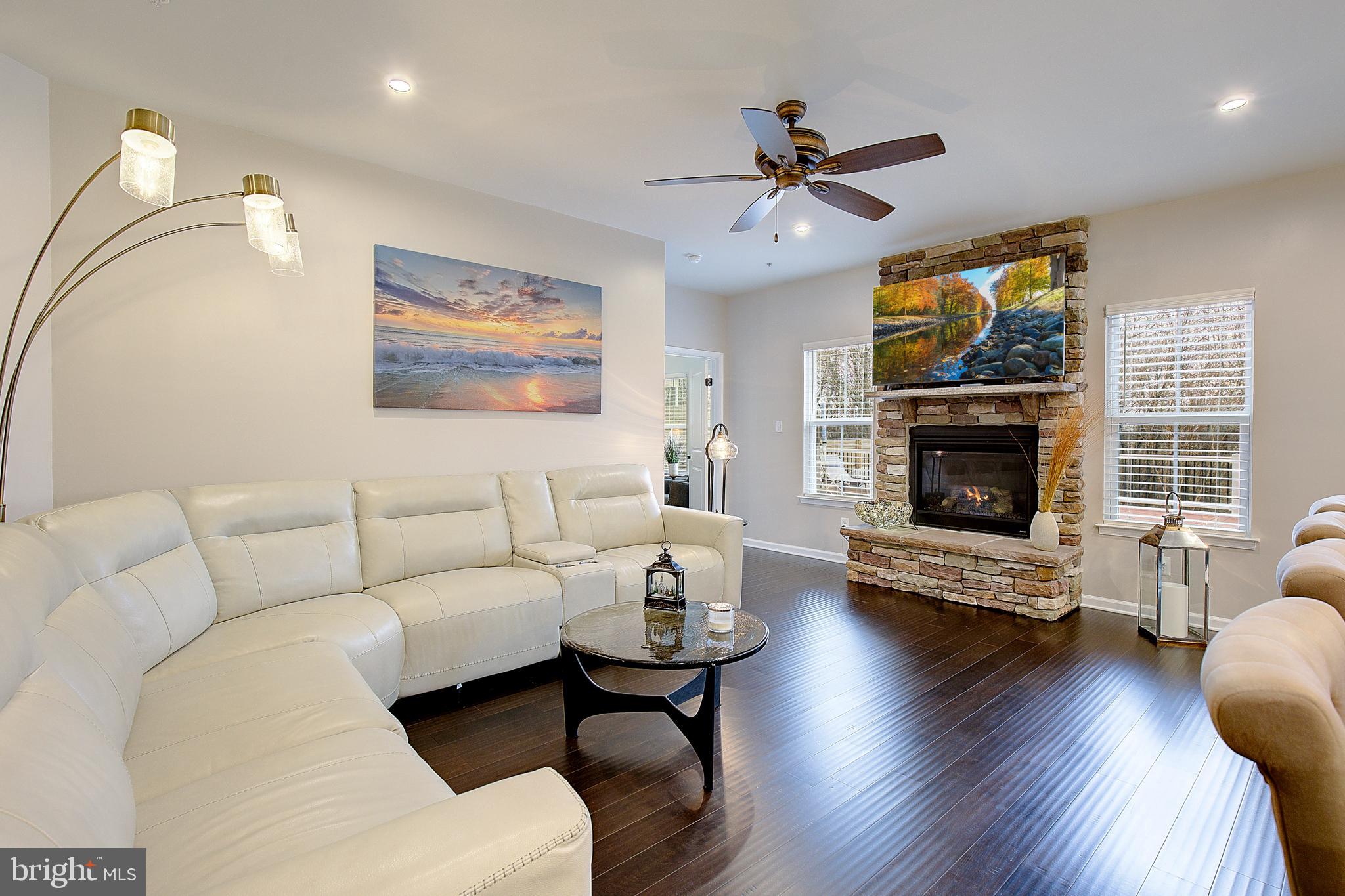 TWO RIVERS - Residential