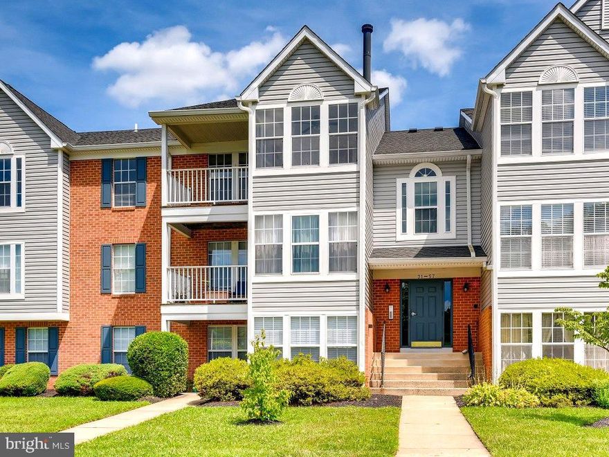 Move in ready and in very good condition.Convenient to White Marsh Mall. the Avenue and 95.