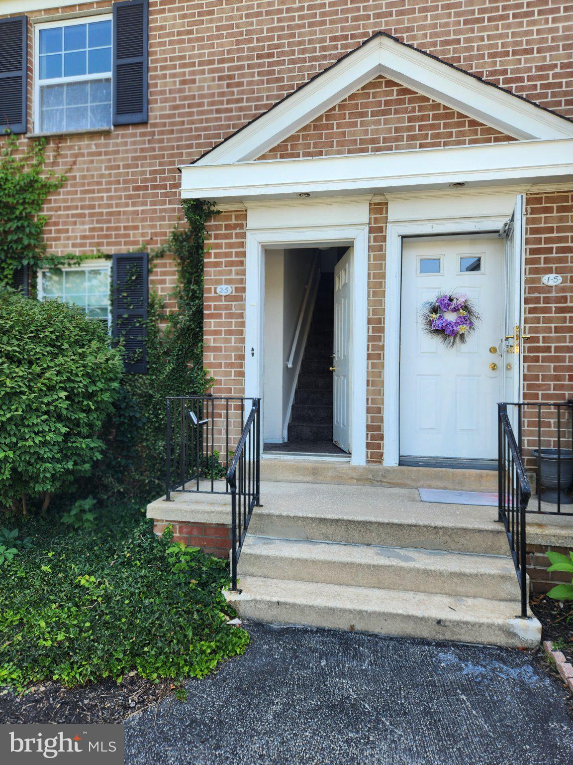 199 W KING STREET 2-5