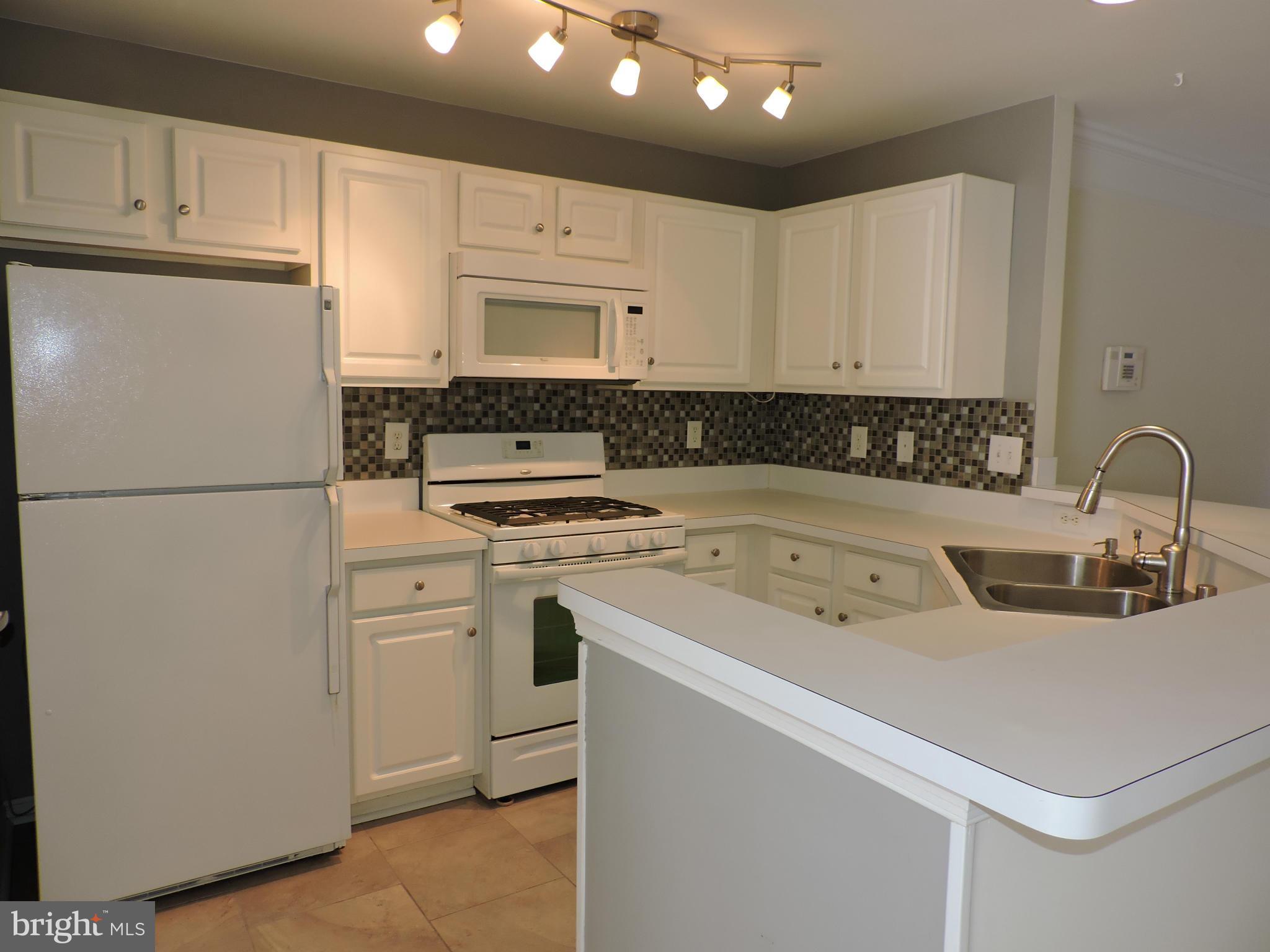 LAKE RIDGE POINTE - Residential Lease