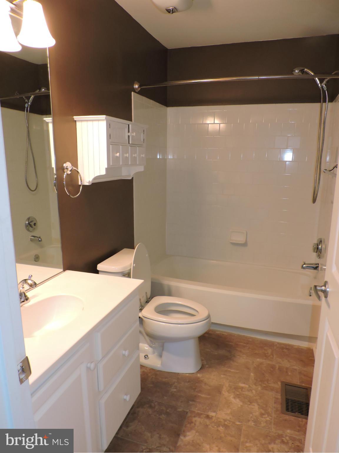 LAKE RIDGE POINTE - Residential Lease