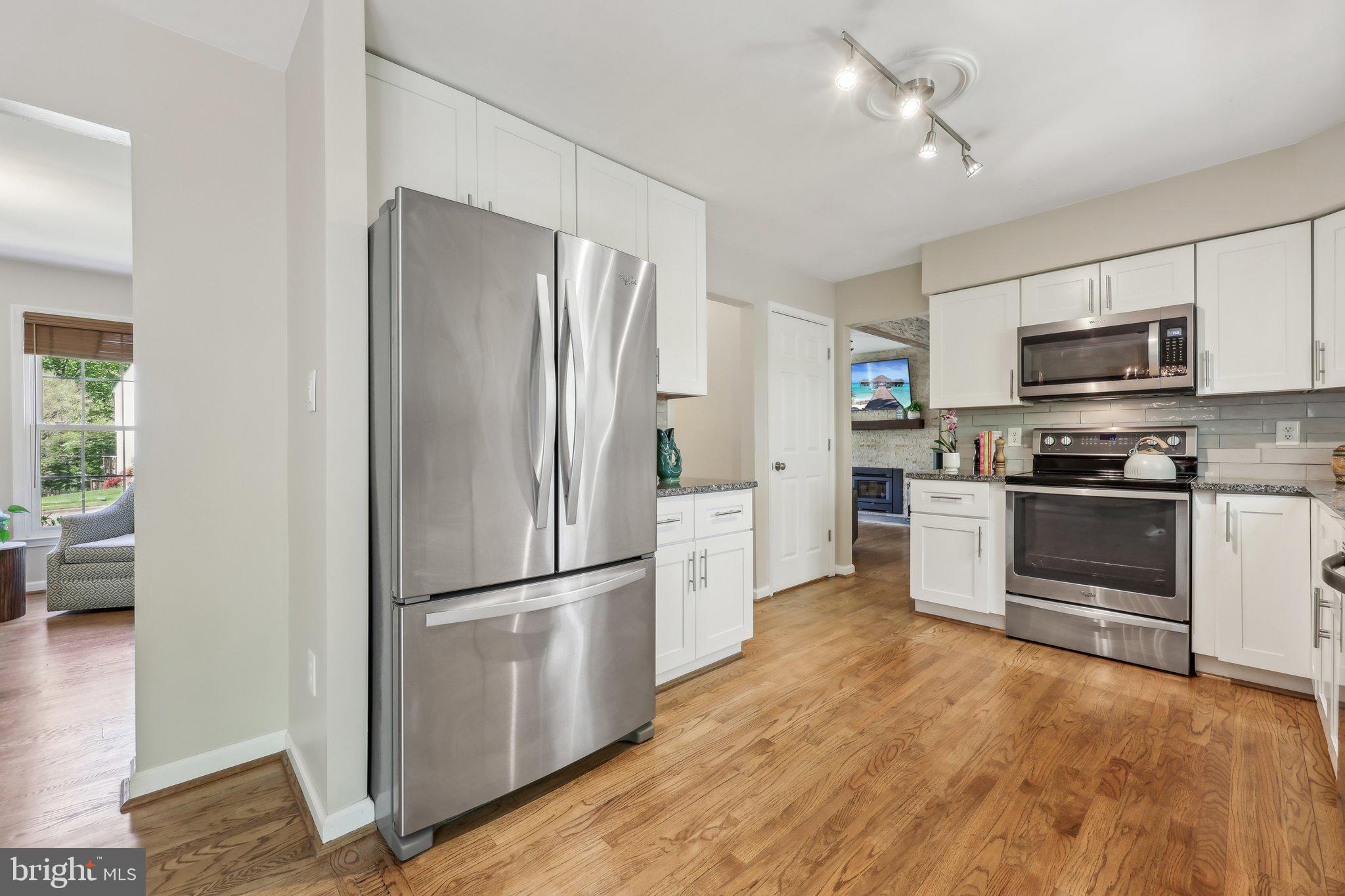 LAKE RIDGE - Residential