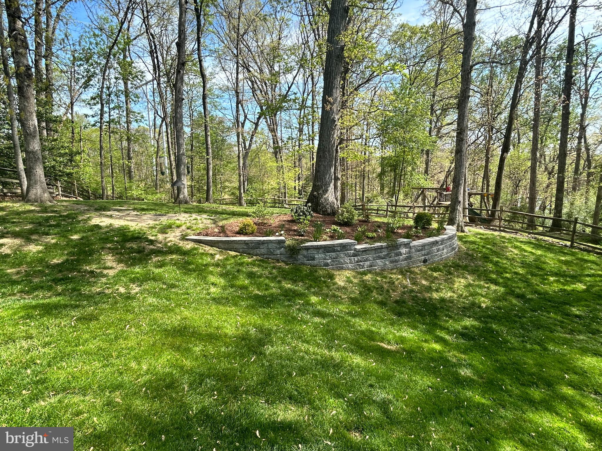 LAKE RIDGE - Residential