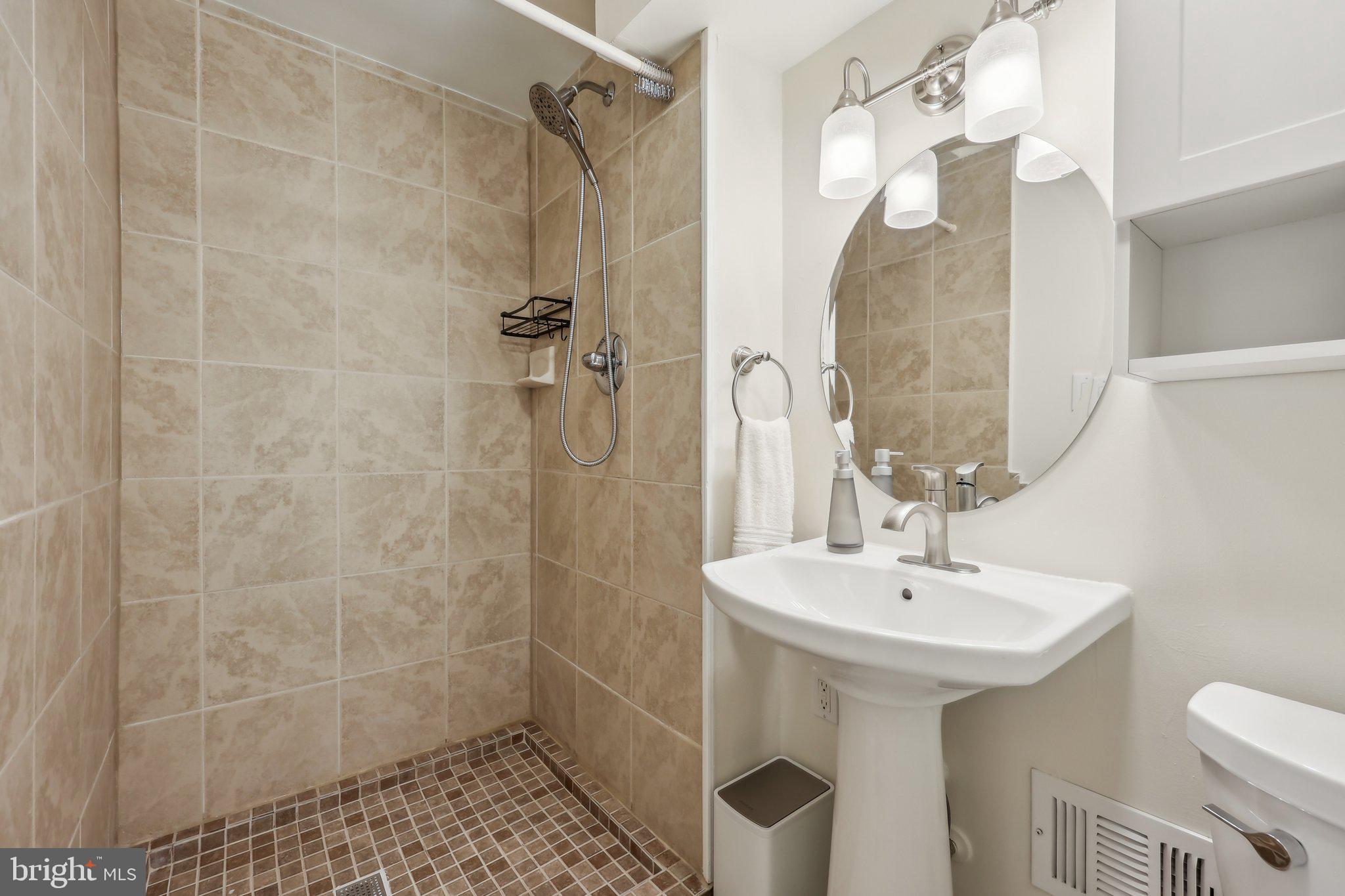 LAKE RIDGE - Residential