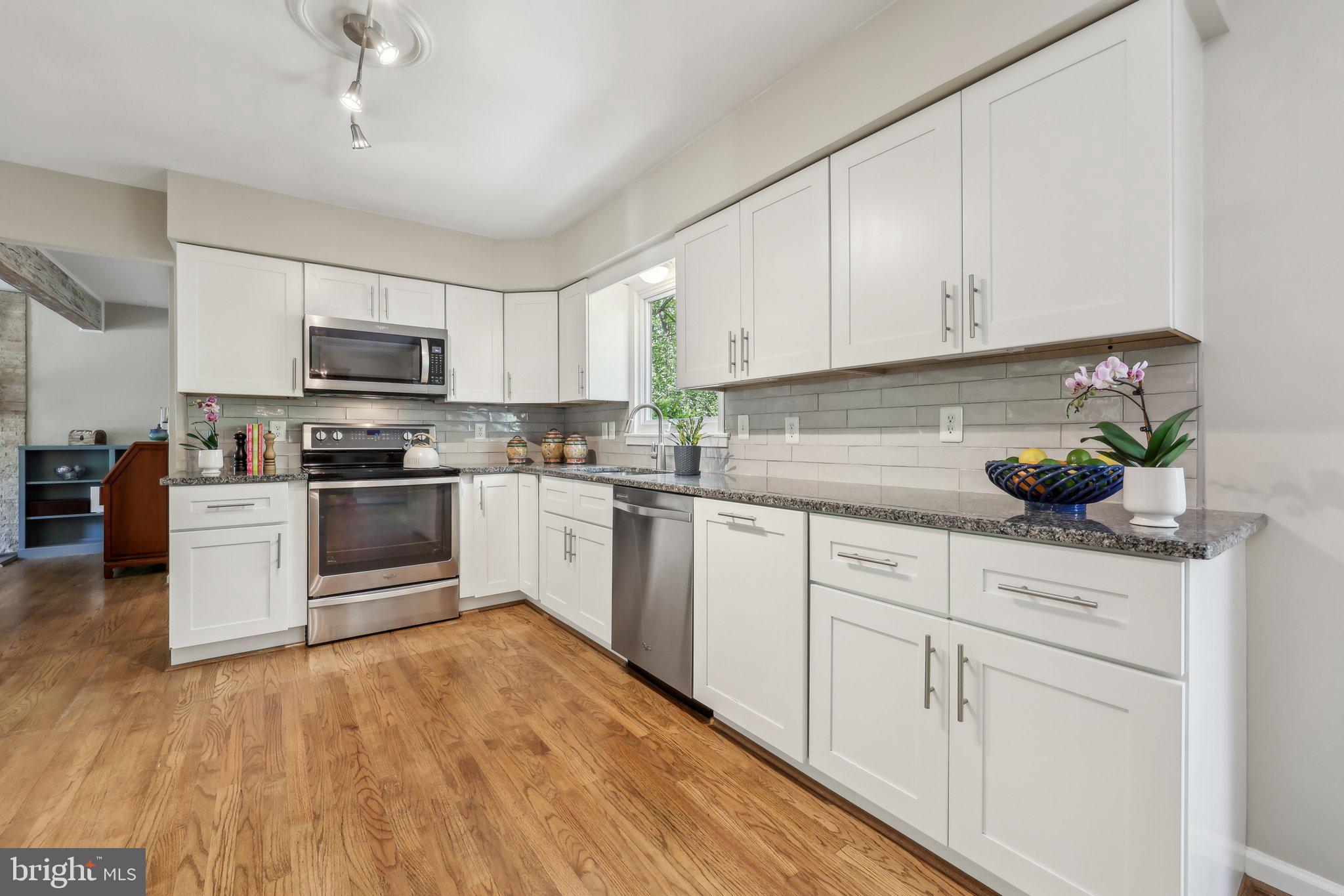 LAKE RIDGE - Residential