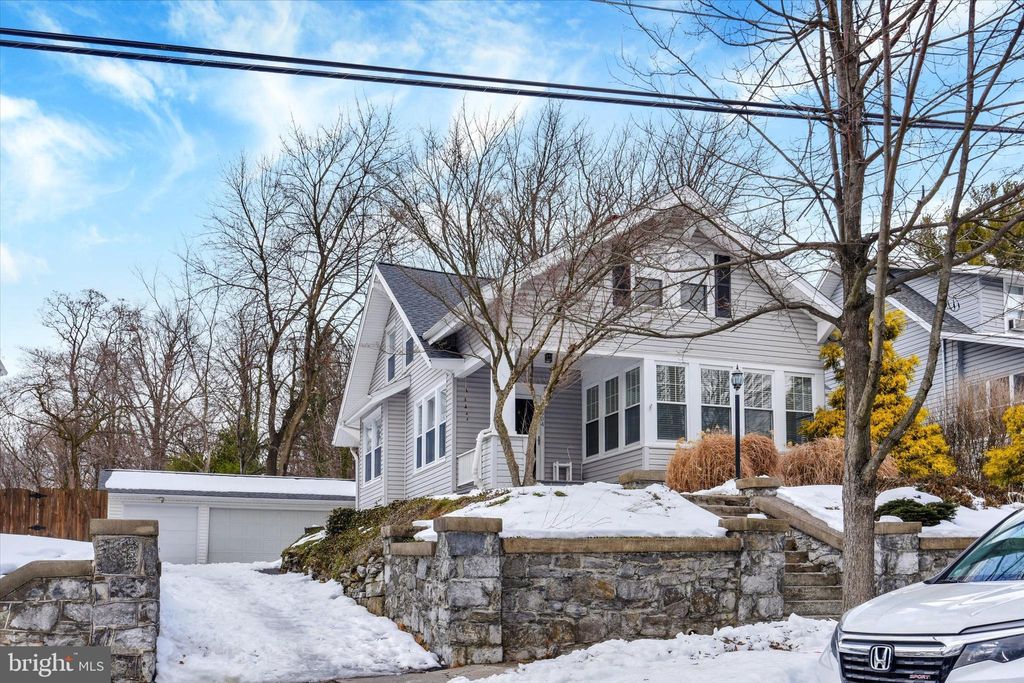 Photo of 1604 Walnut Street, CAMP HILL, PA 17011 (MLS # PACB2050336)