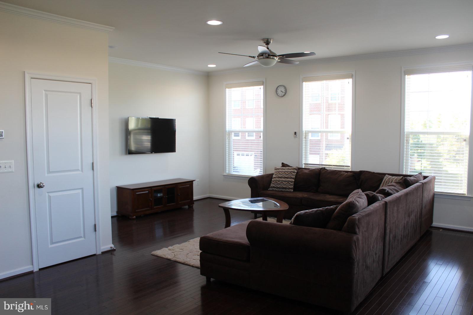 EASTVIEW AT STONE RIDGE - Residential Lease