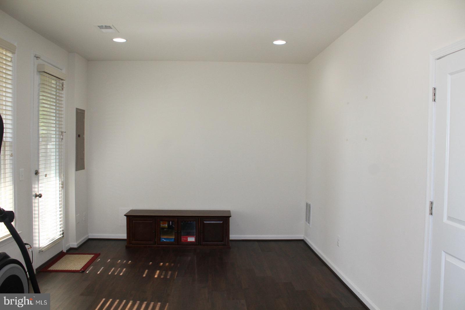 EASTVIEW AT STONE RIDGE - Residential Lease