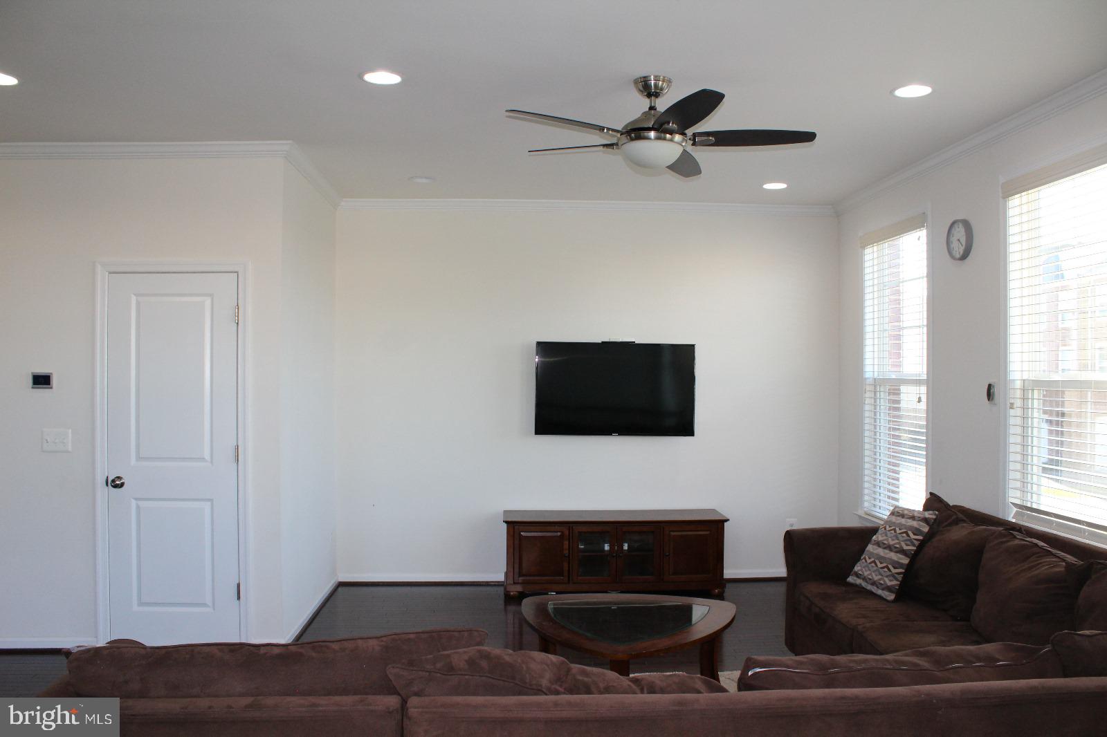 EASTVIEW AT STONE RIDGE - Residential Lease