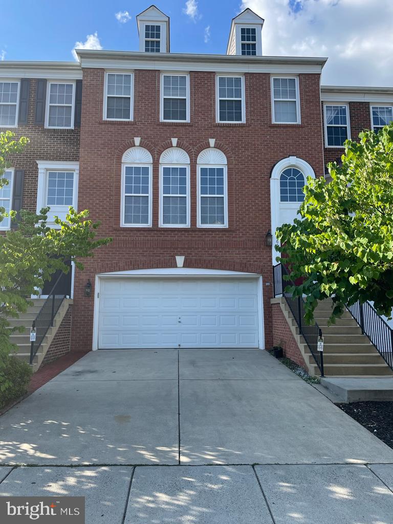 LOUDOUN PARKWAY CENTER - Residential Lease