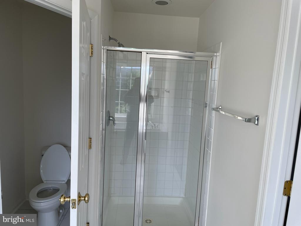 LOUDOUN PARKWAY CENTER - Residential Lease