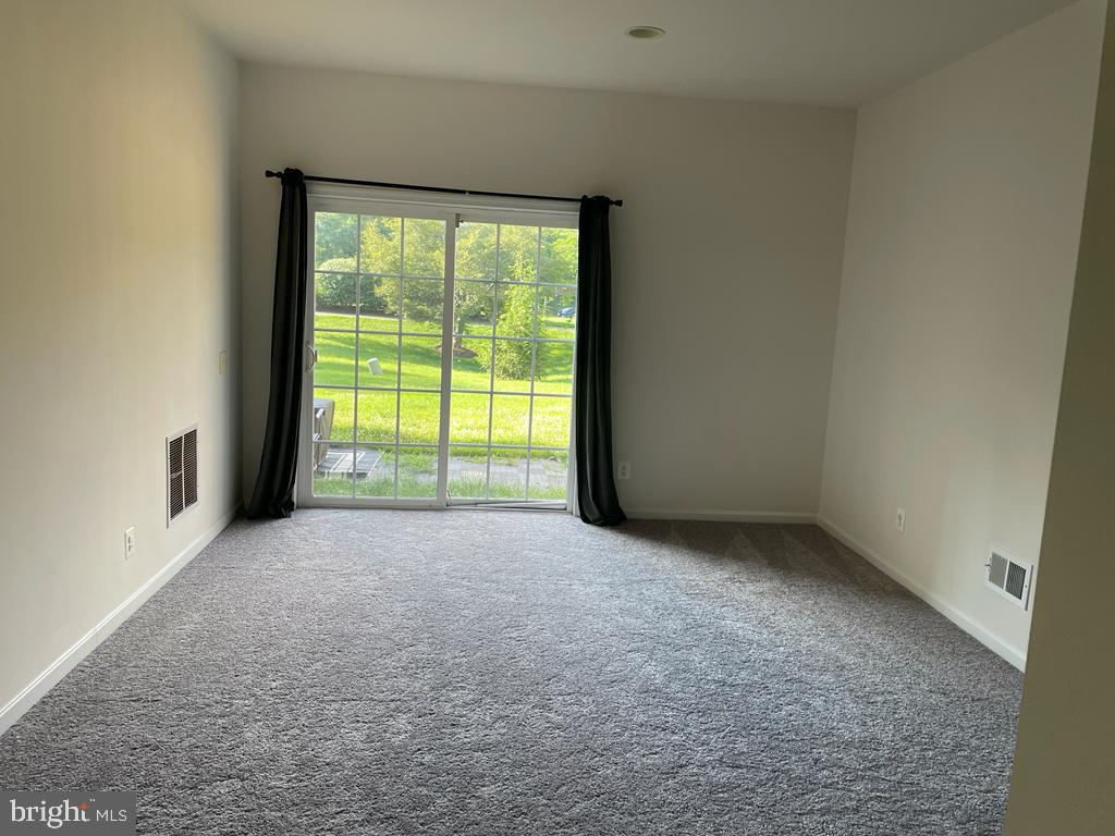 LOUDOUN PARKWAY CENTER - Residential Lease