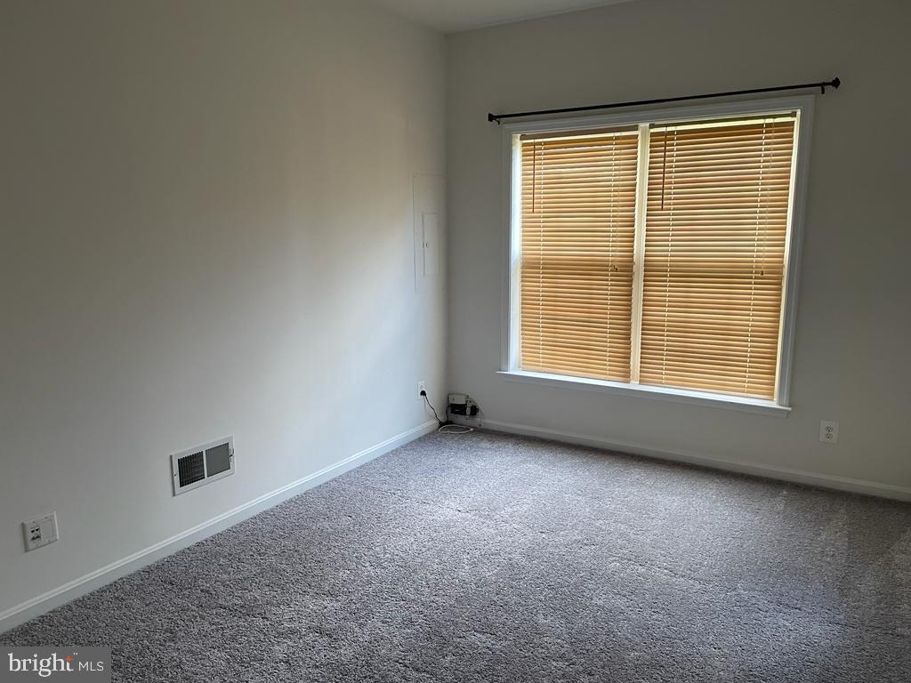 LOUDOUN PARKWAY CENTER - Residential Lease