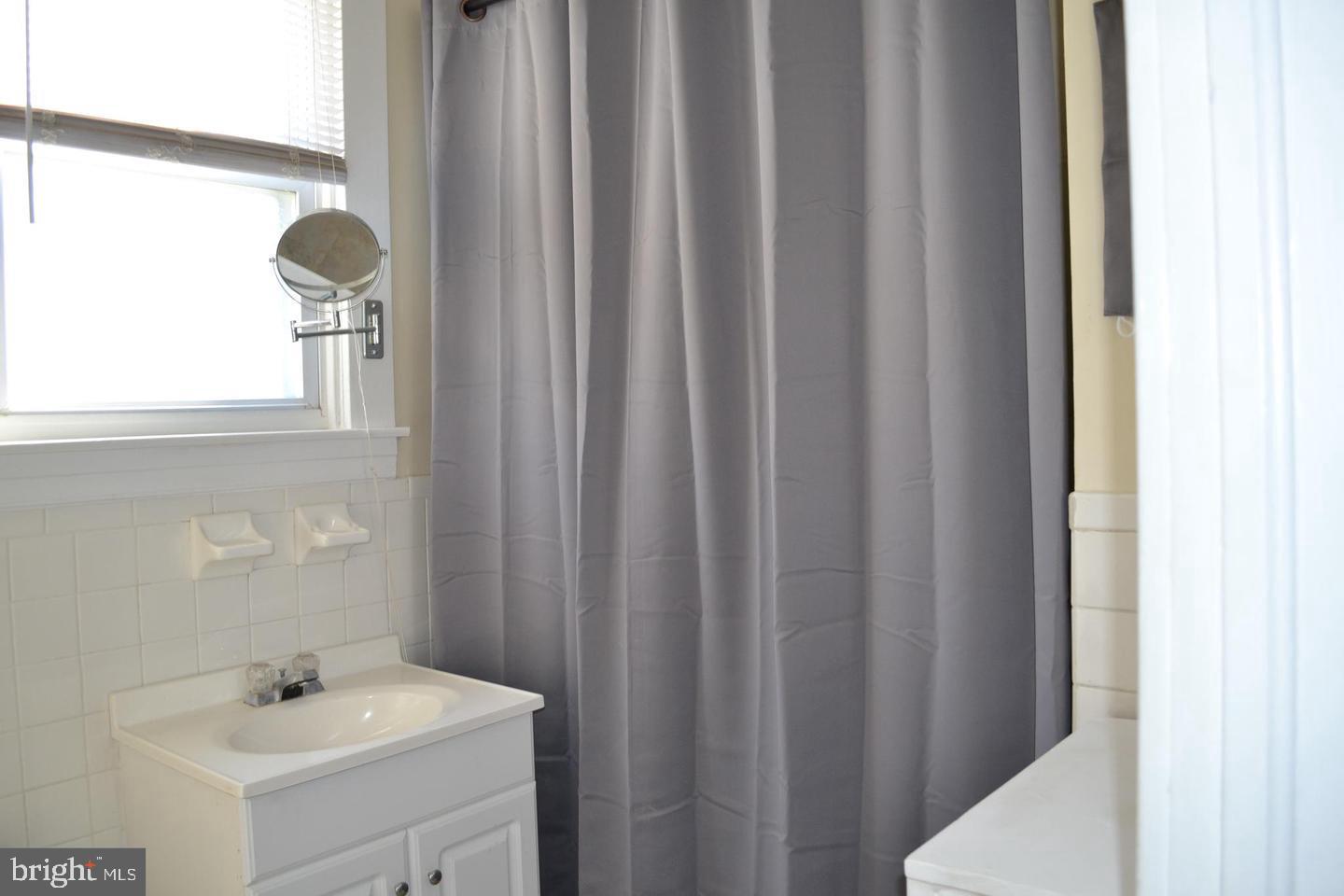 PERRY HALL - Residential Lease