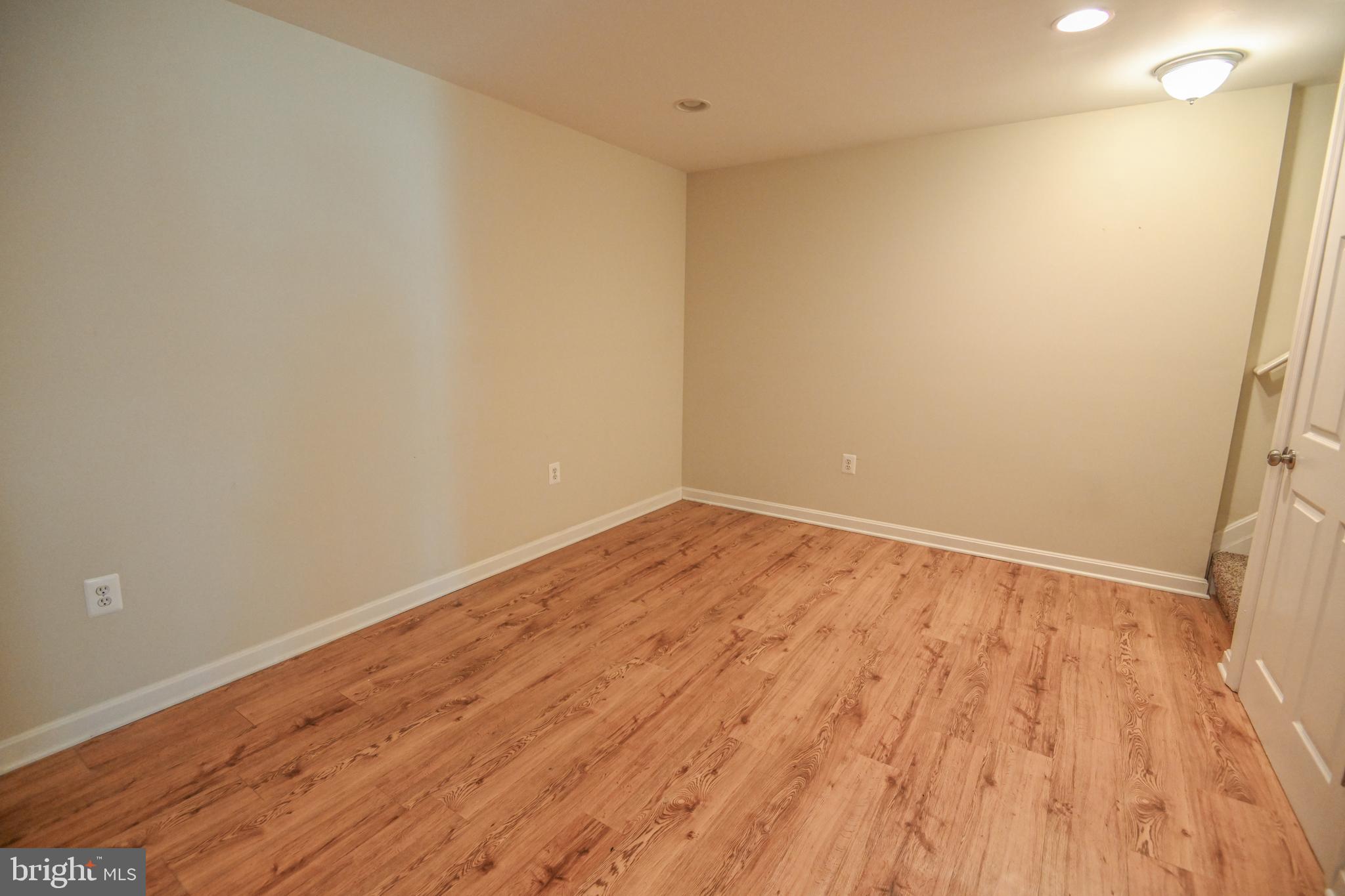 LANDSDOWNE - Residential Lease