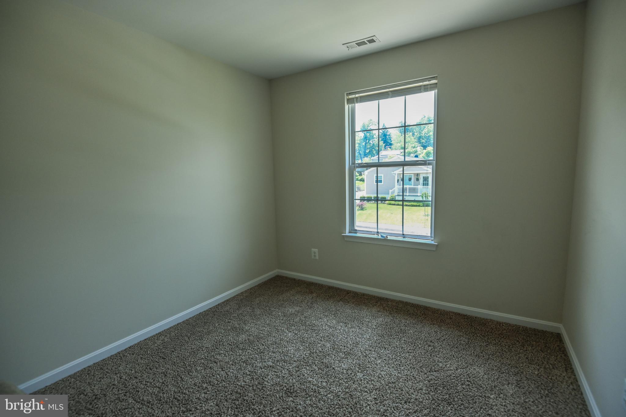LANDSDOWNE - Residential Lease