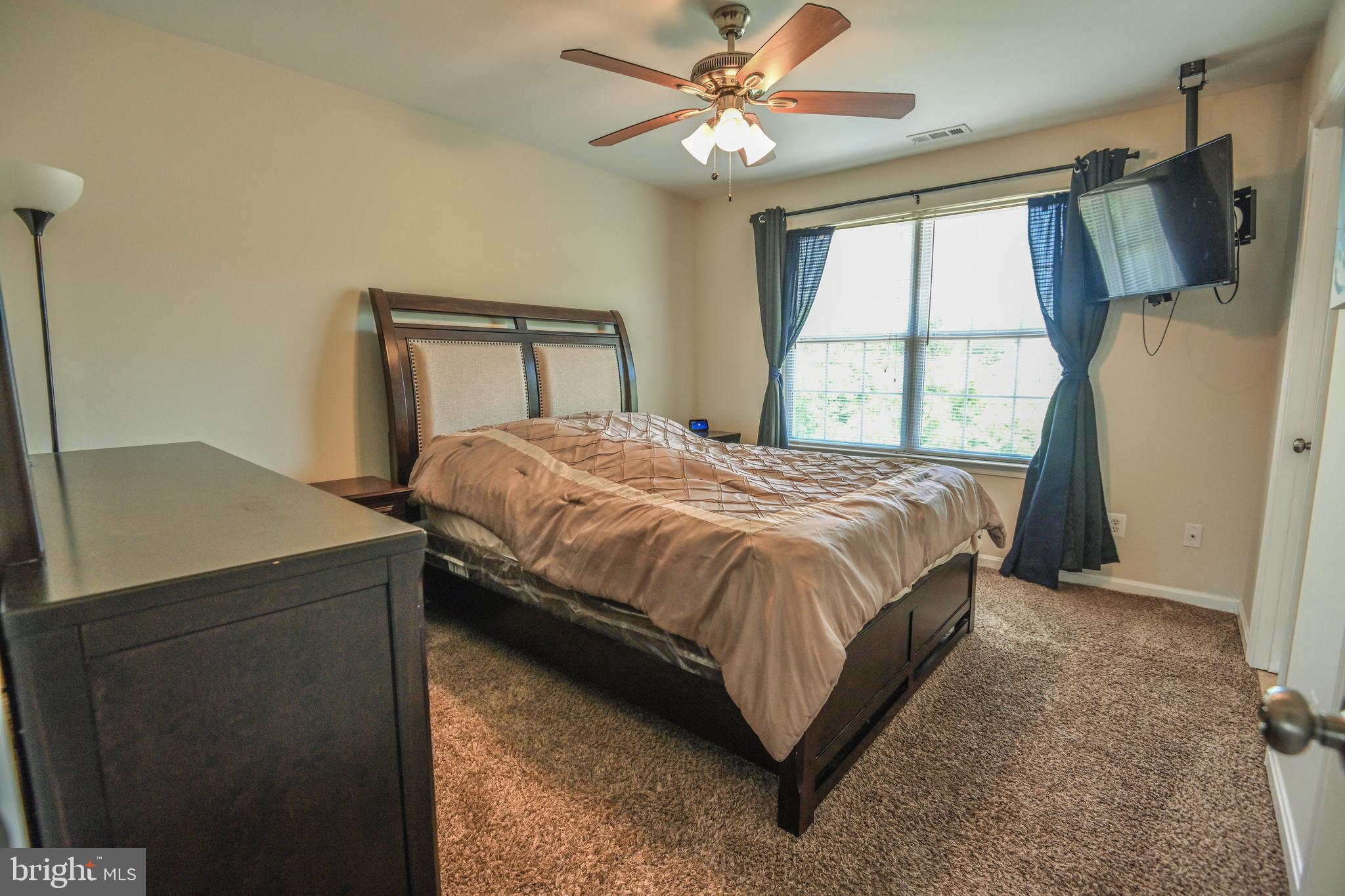 LANDSDOWNE - Residential Lease