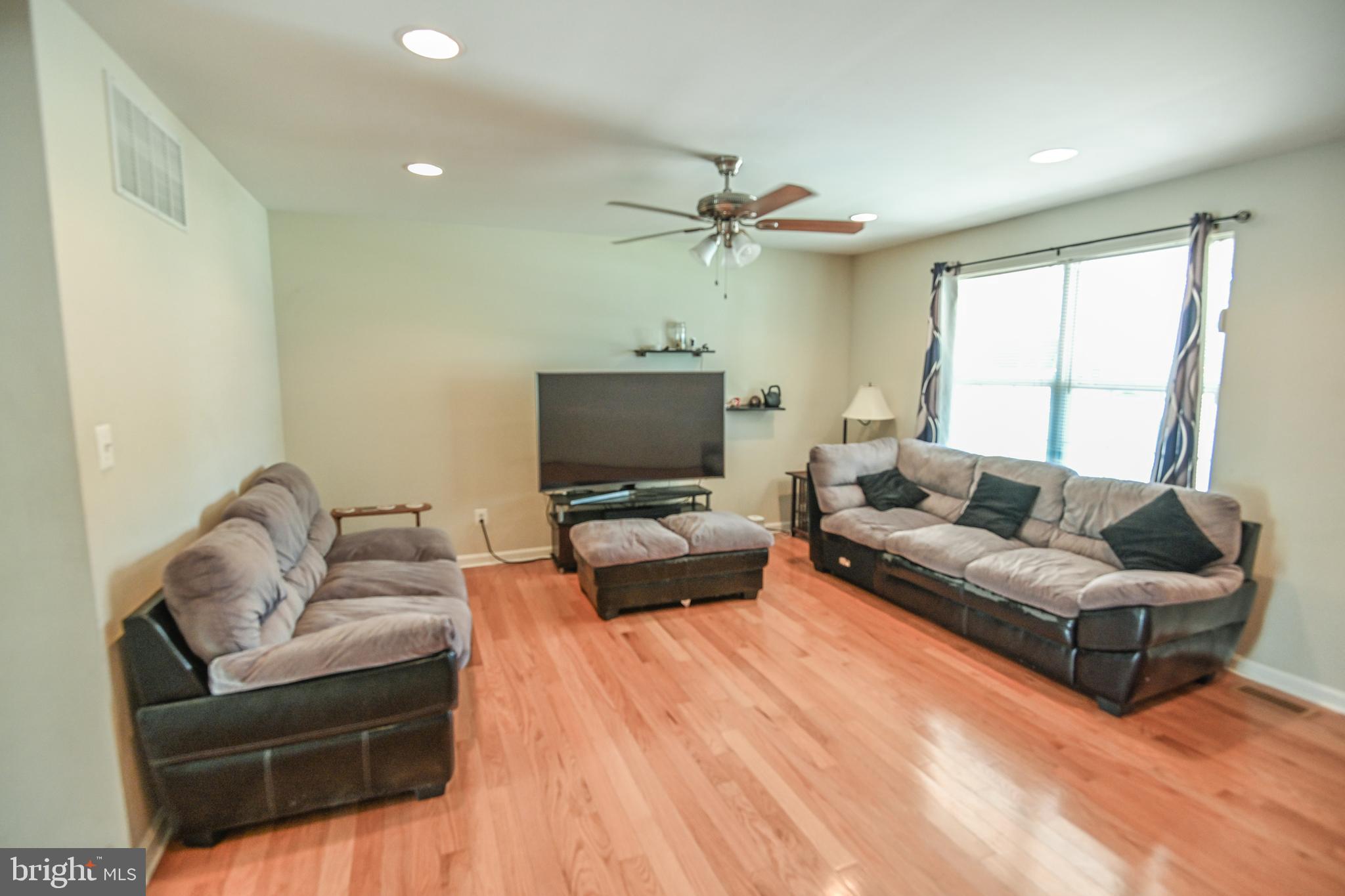 LANDSDOWNE - Residential Lease