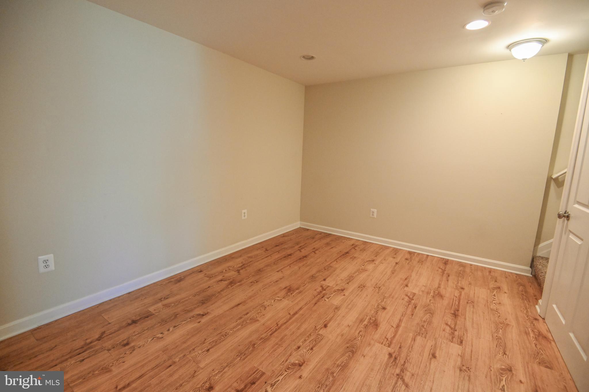 LANDSDOWNE - Residential Lease