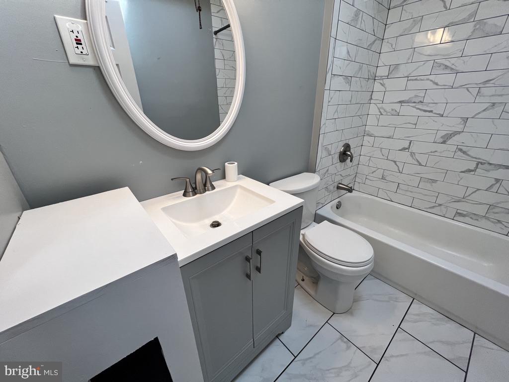 LANSDOWNE - Residential Lease