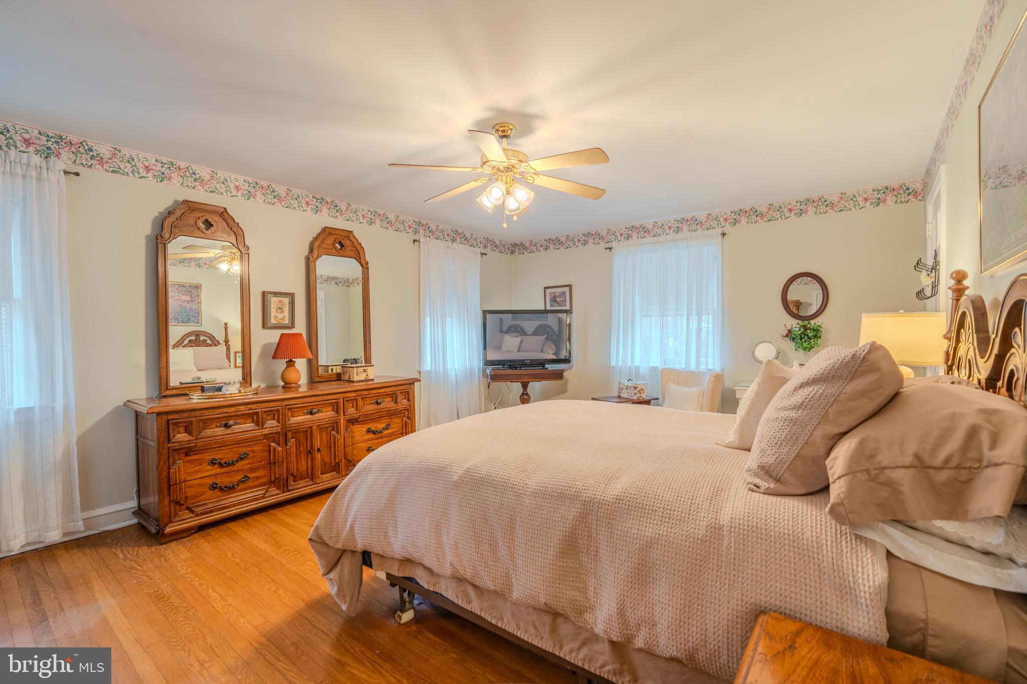 WOODMERE - Residential